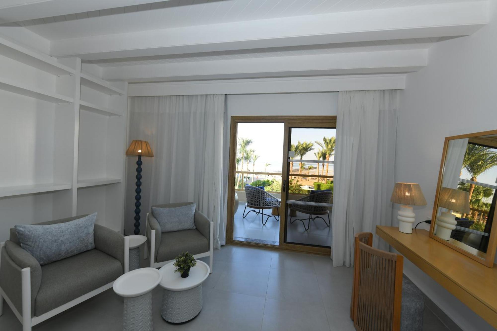 Beach Front Jacuzzi Suite
