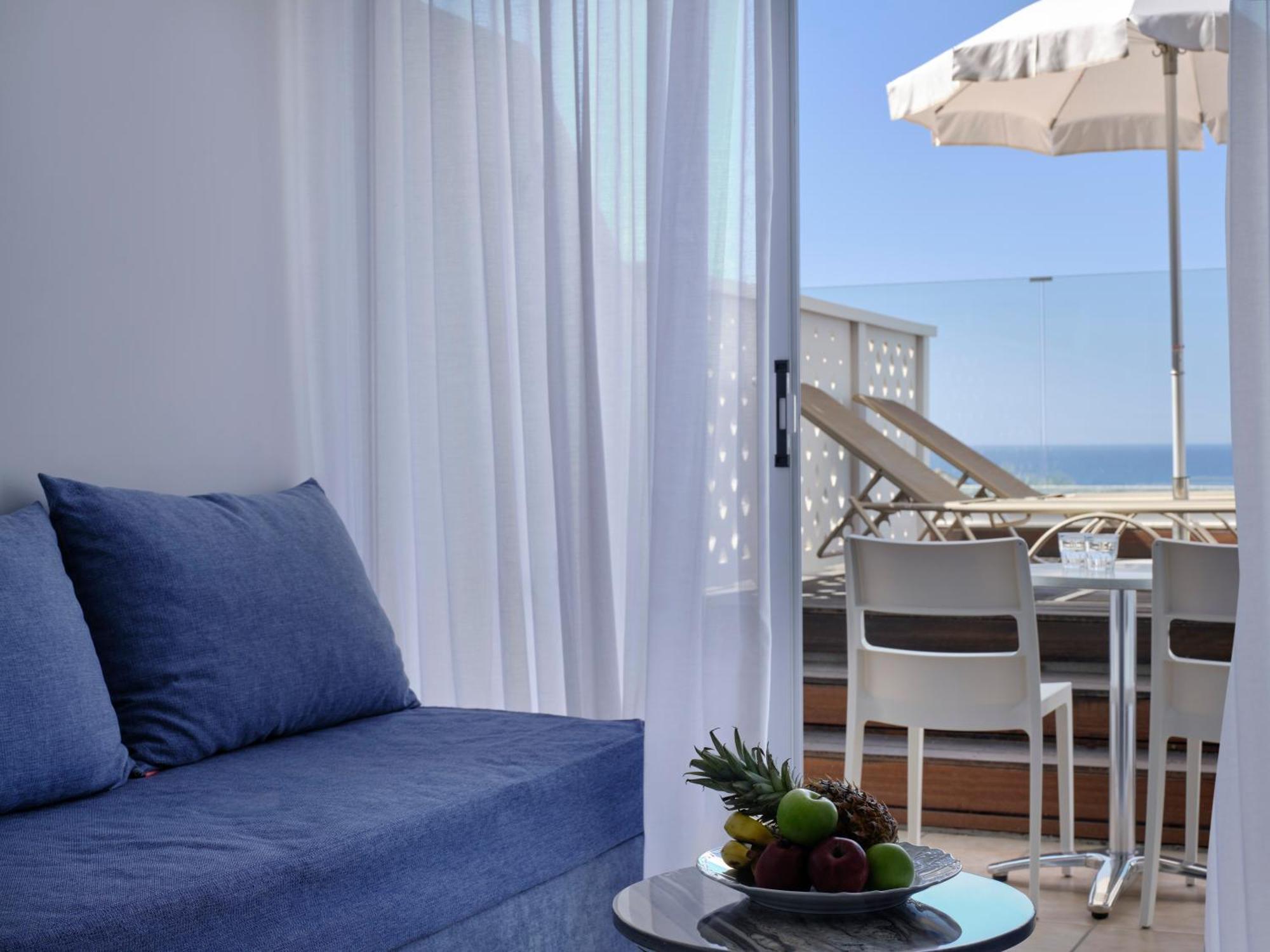 Superior Family Room Sea View