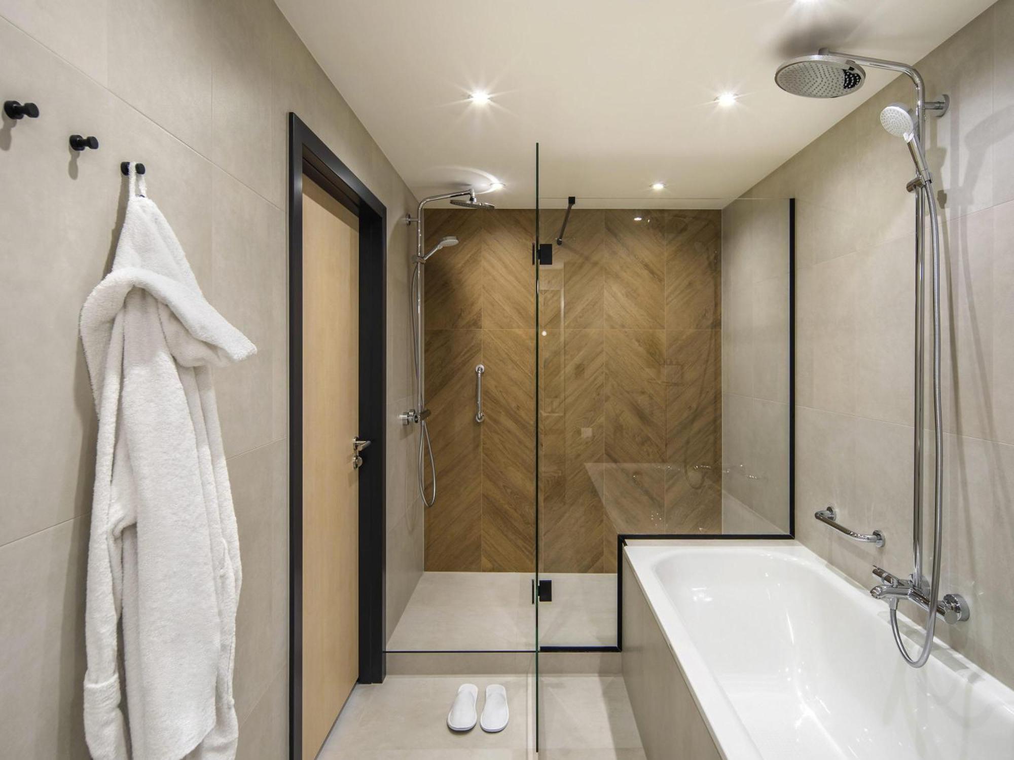 Apartament typu Junior Suite z łóżkiem podwójnym i częścią wypoczynkową
