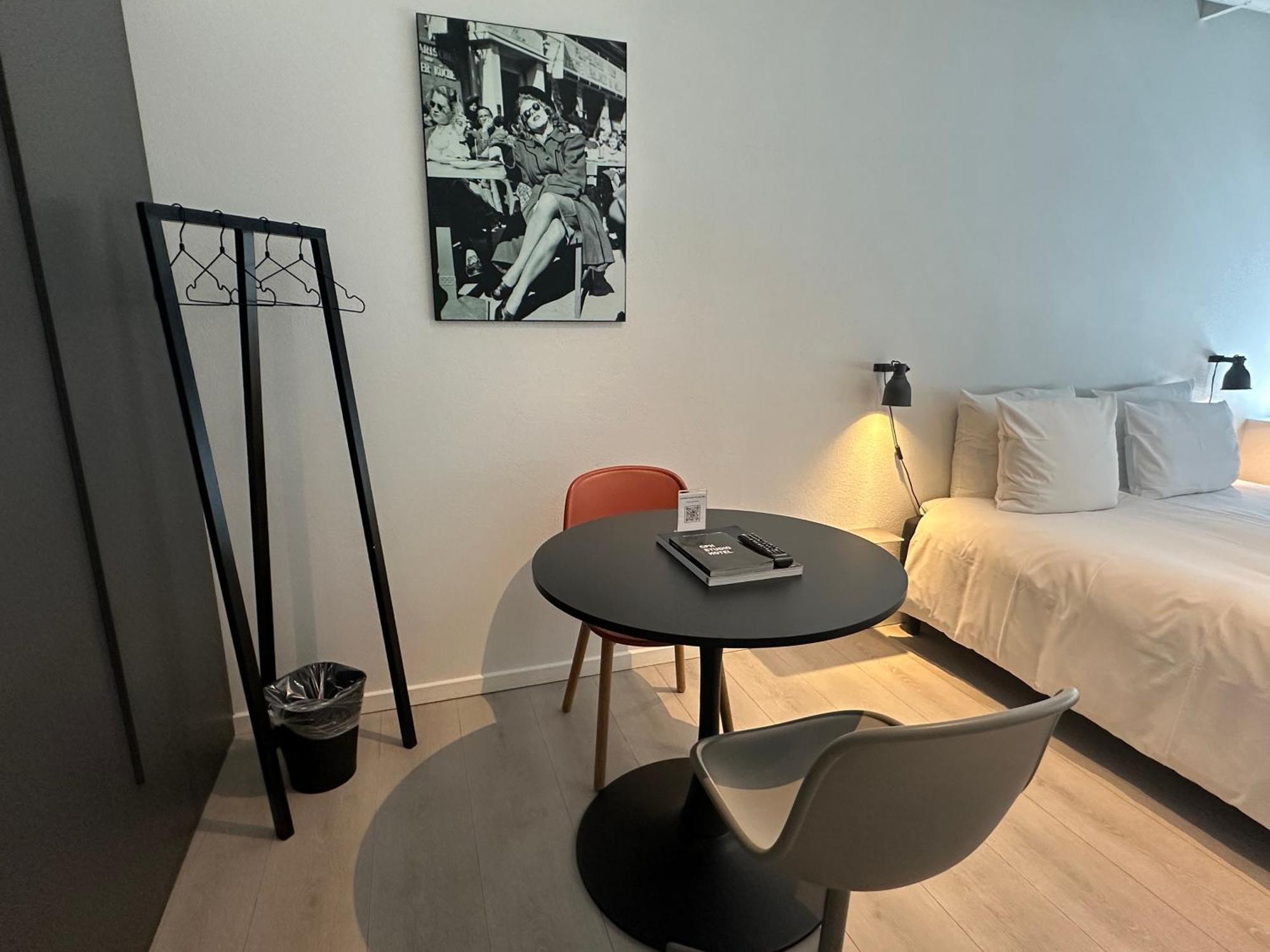 Small Double Room Kitchenette
