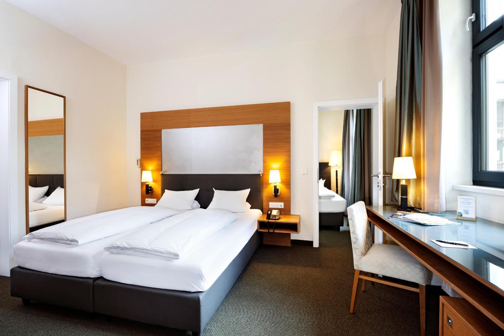 Junior Suite (Glass Bathroom)