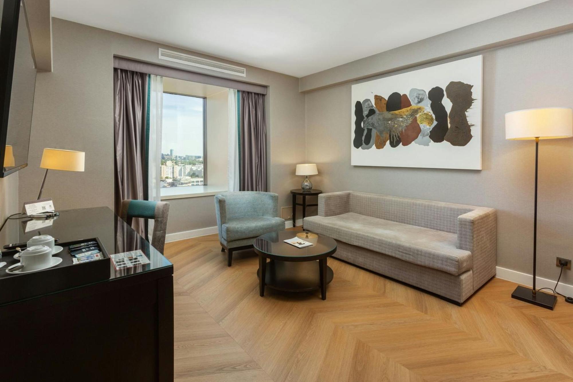 Executive Executive level 1 Bedroom Executive Suite