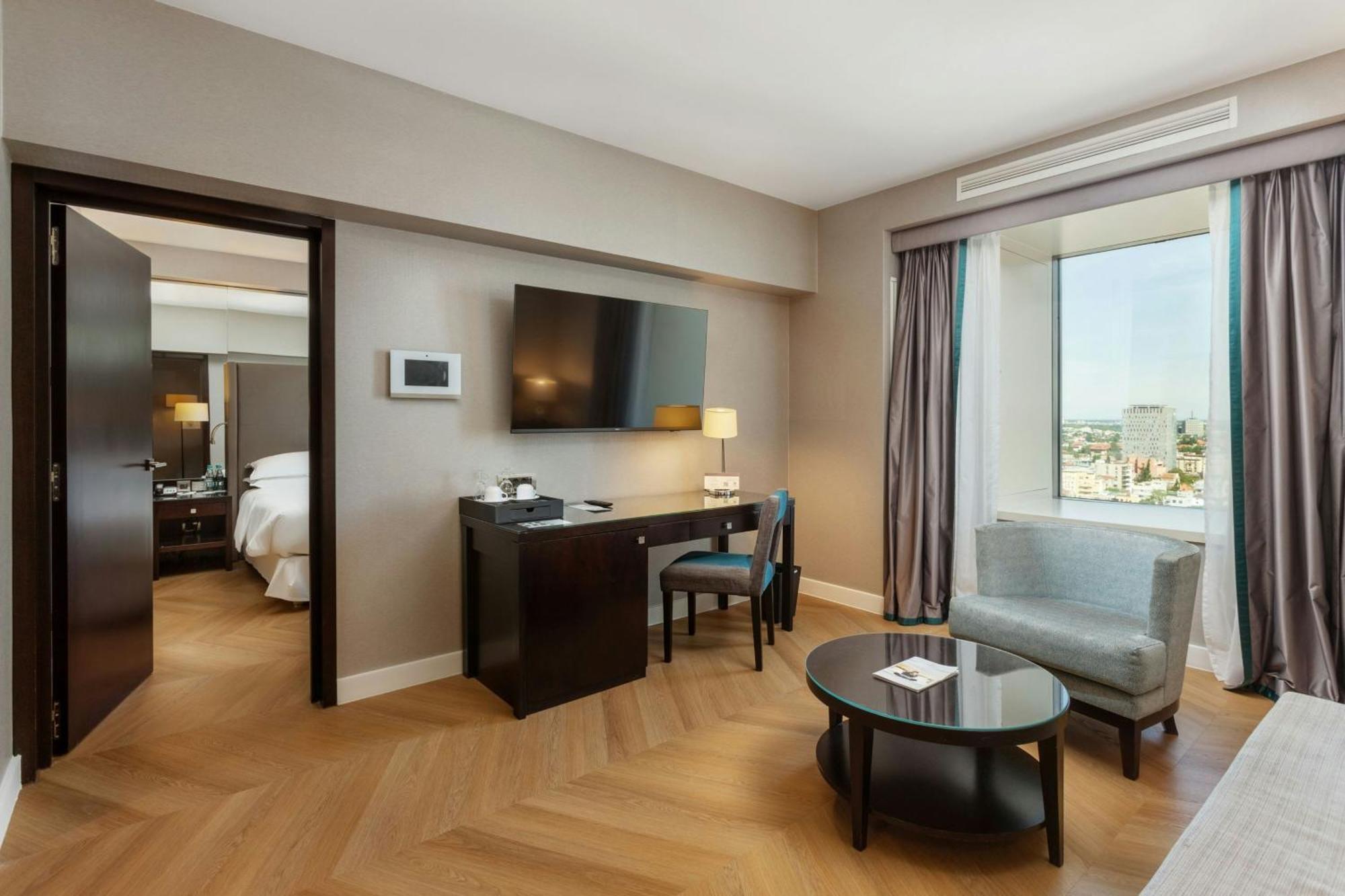 Executive Executive level 1 Bedroom Executive Suite