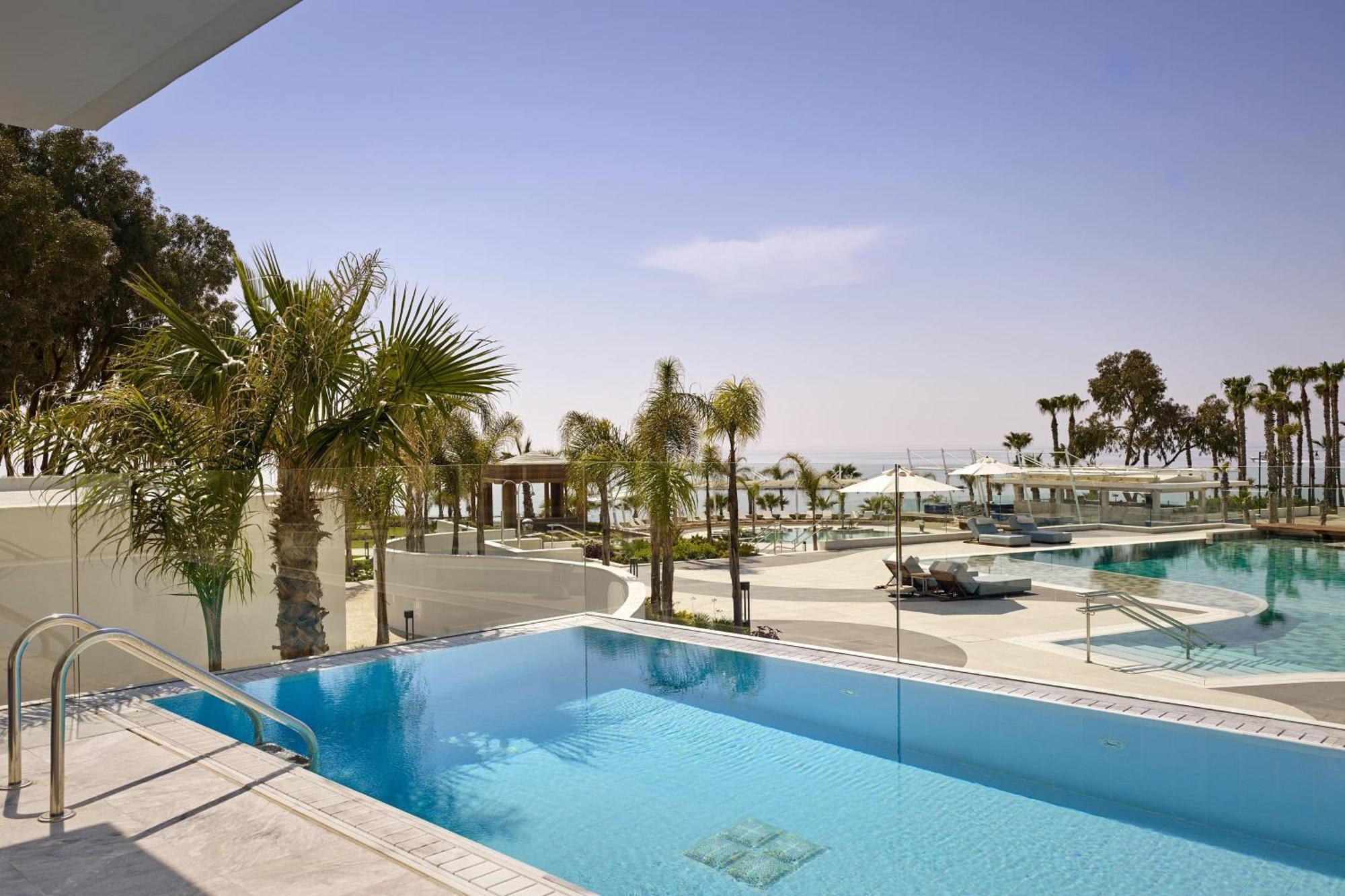 Lifestyle Suite pool 1 Bedroom Suite 1 King Sea view Adults Friendly 12