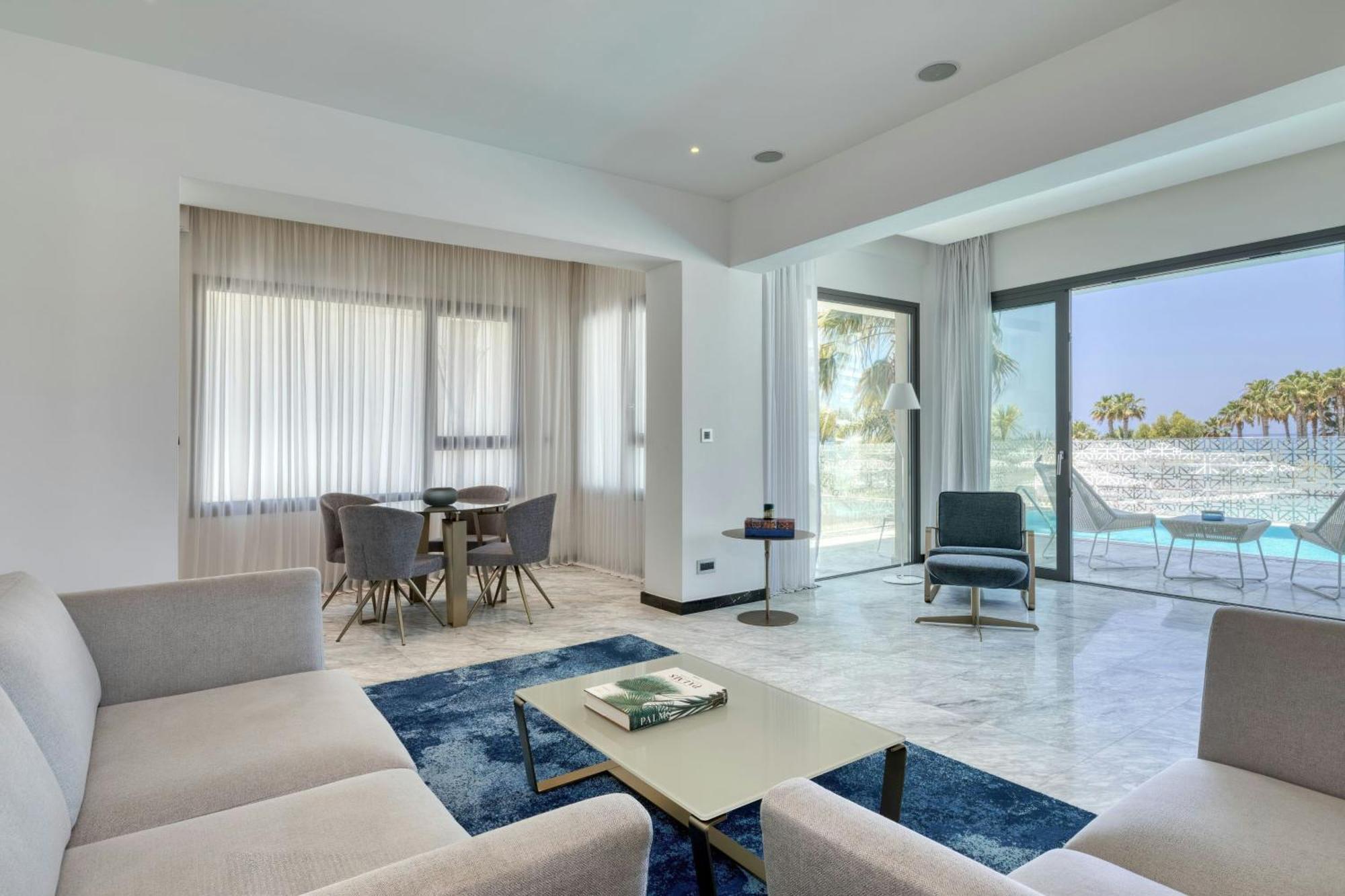 Lifestyle Suite pool 1 Bedroom Suite 1 King Sea view Adults Friendly 12