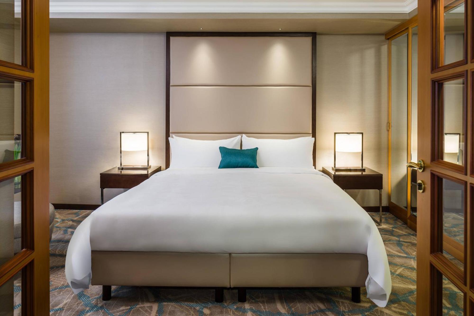 Executive Suite Access Executive Lounge