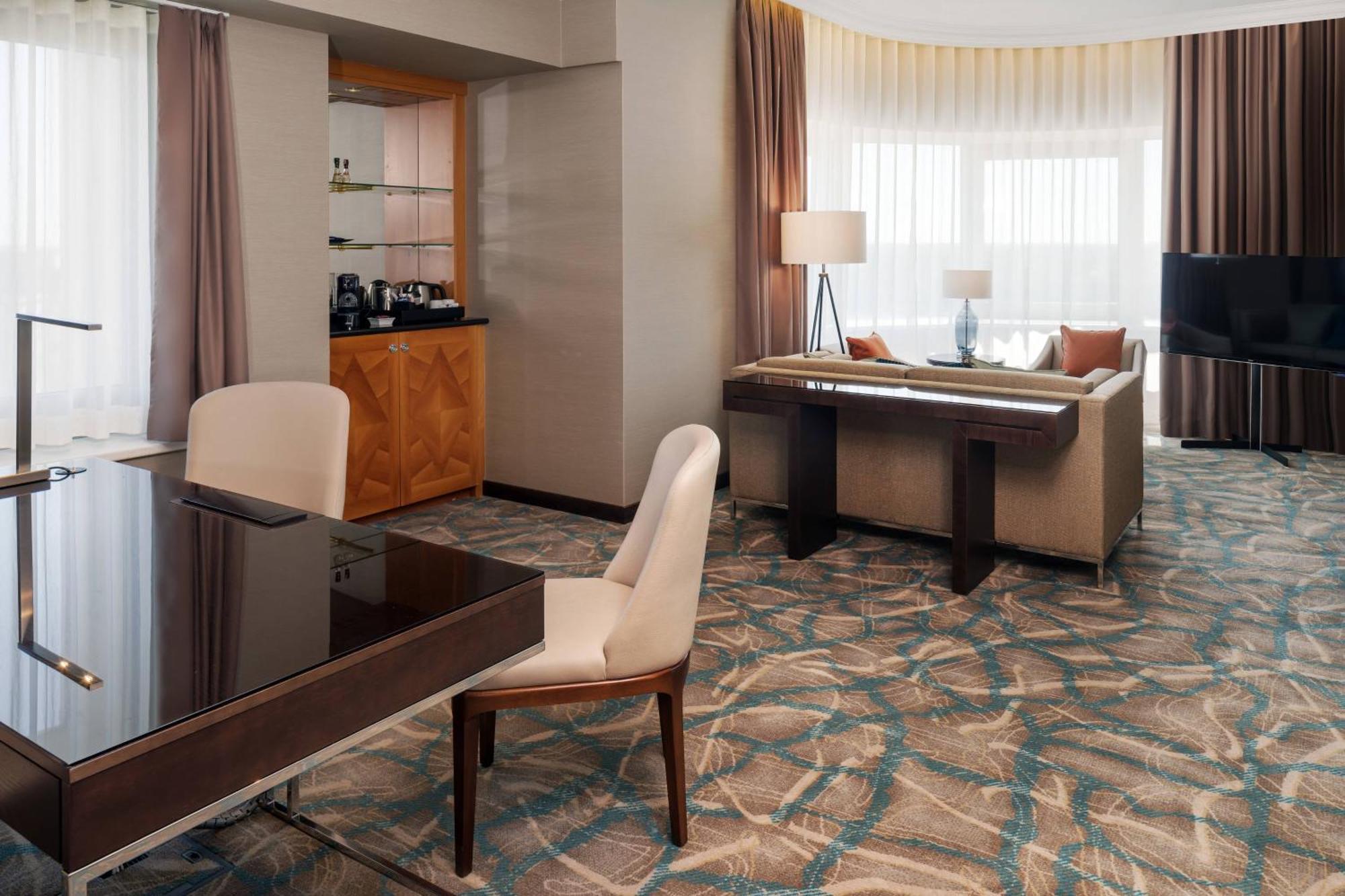 Senator Suite Access Executive Lounge