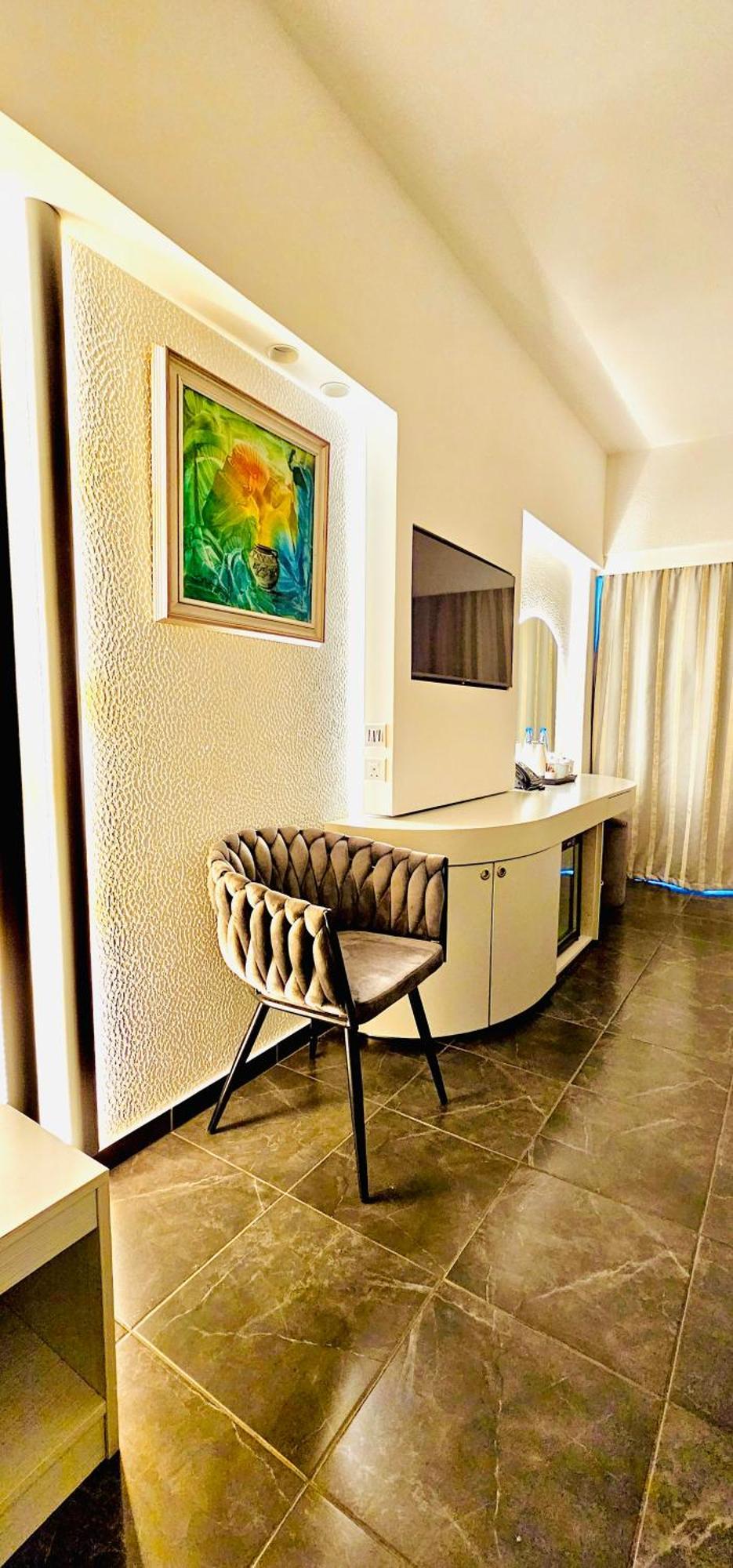 Superior Twin Room Inland View Balcony