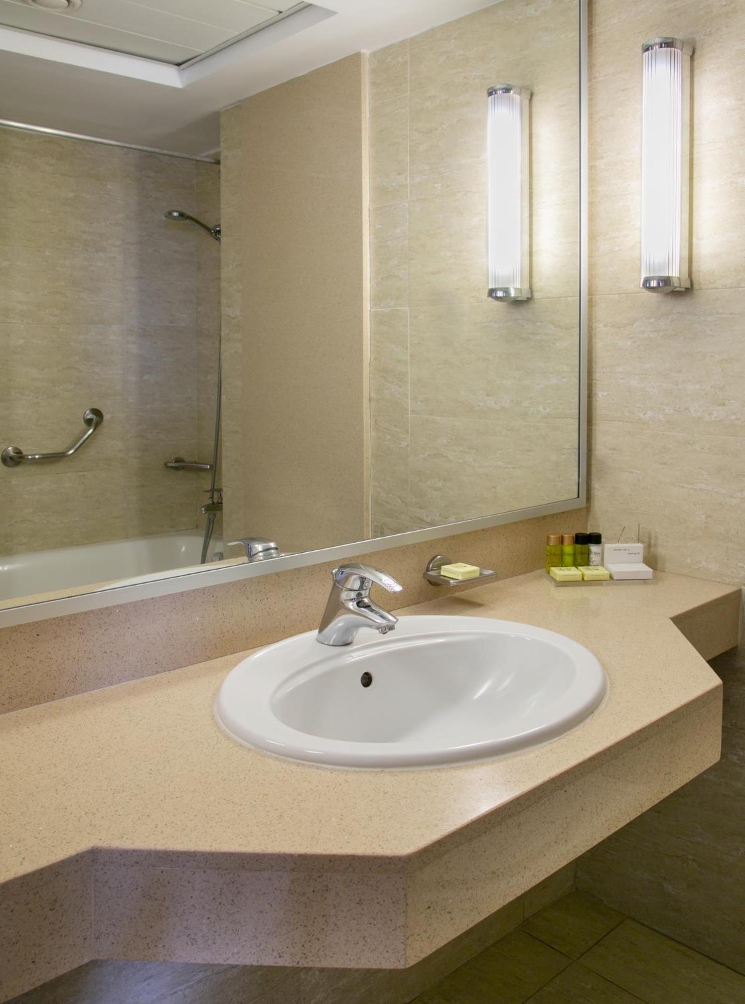 Double or Twin Room Inland View