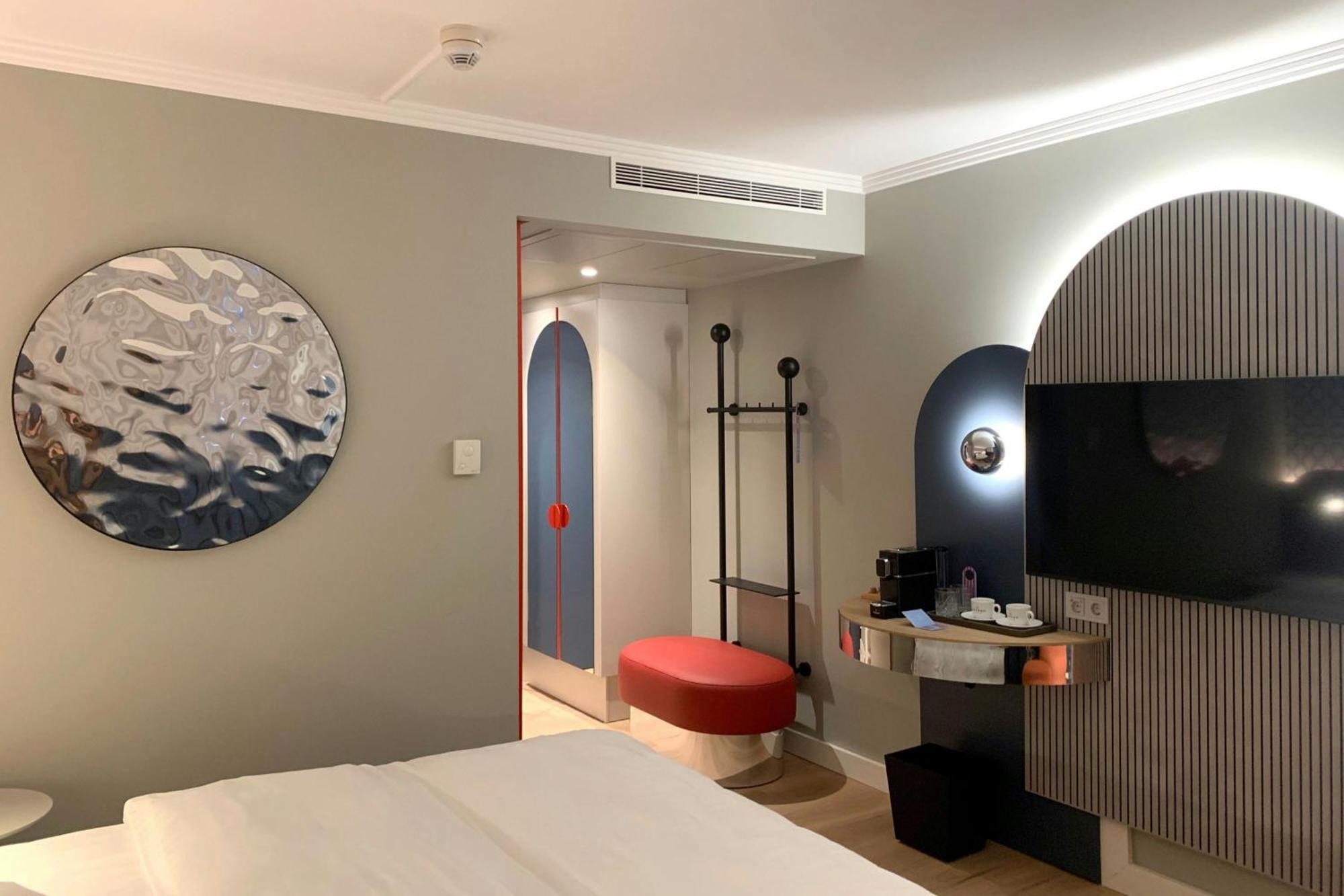 Doux Souvenir Twin Room with Courtyard View