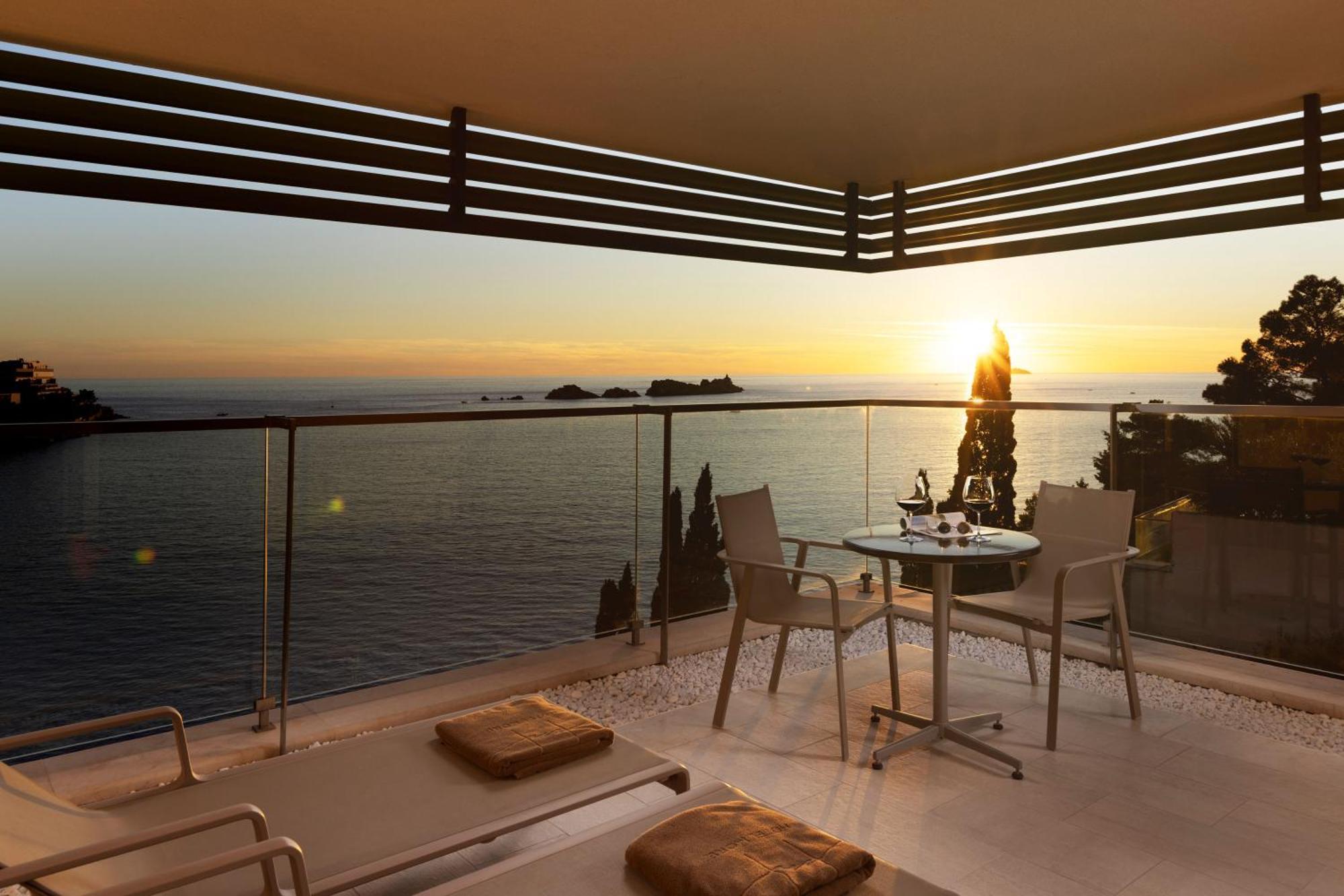 Superior Sea View Room Balcony Half Private Boat Tour