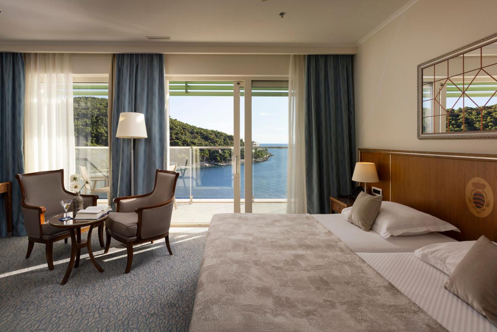 Superior Sea View Room Balcony Half Private Boat Tour