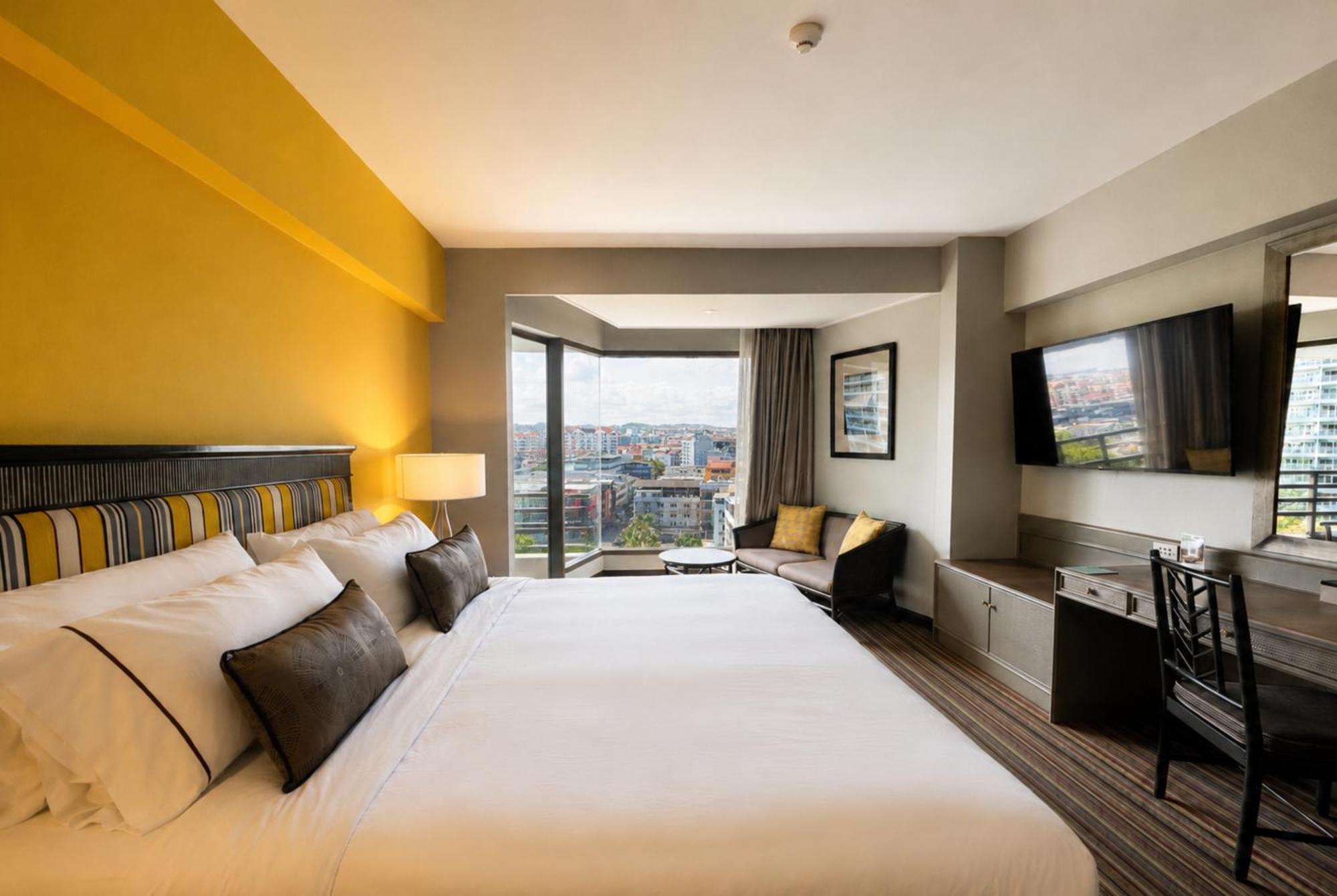 Pokój typu Deluxe z łóżkiem typu king-size i widokiem na miasto