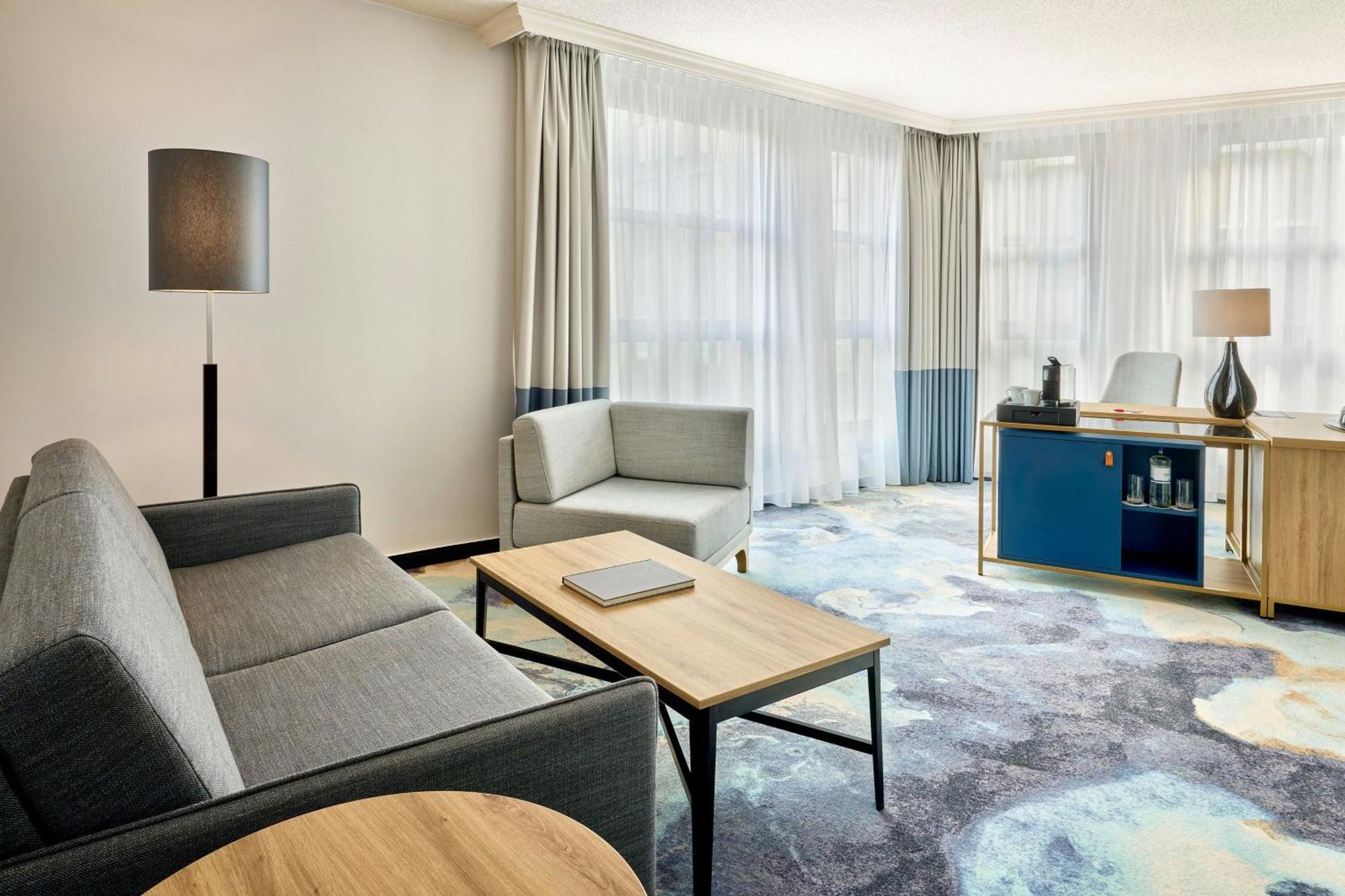 Większe studio typu Suite z rozkładaną sofą i dostępem do salonu Executive