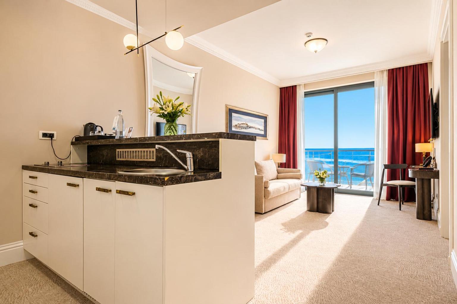Royal Sky King Suite Sea View Balcony