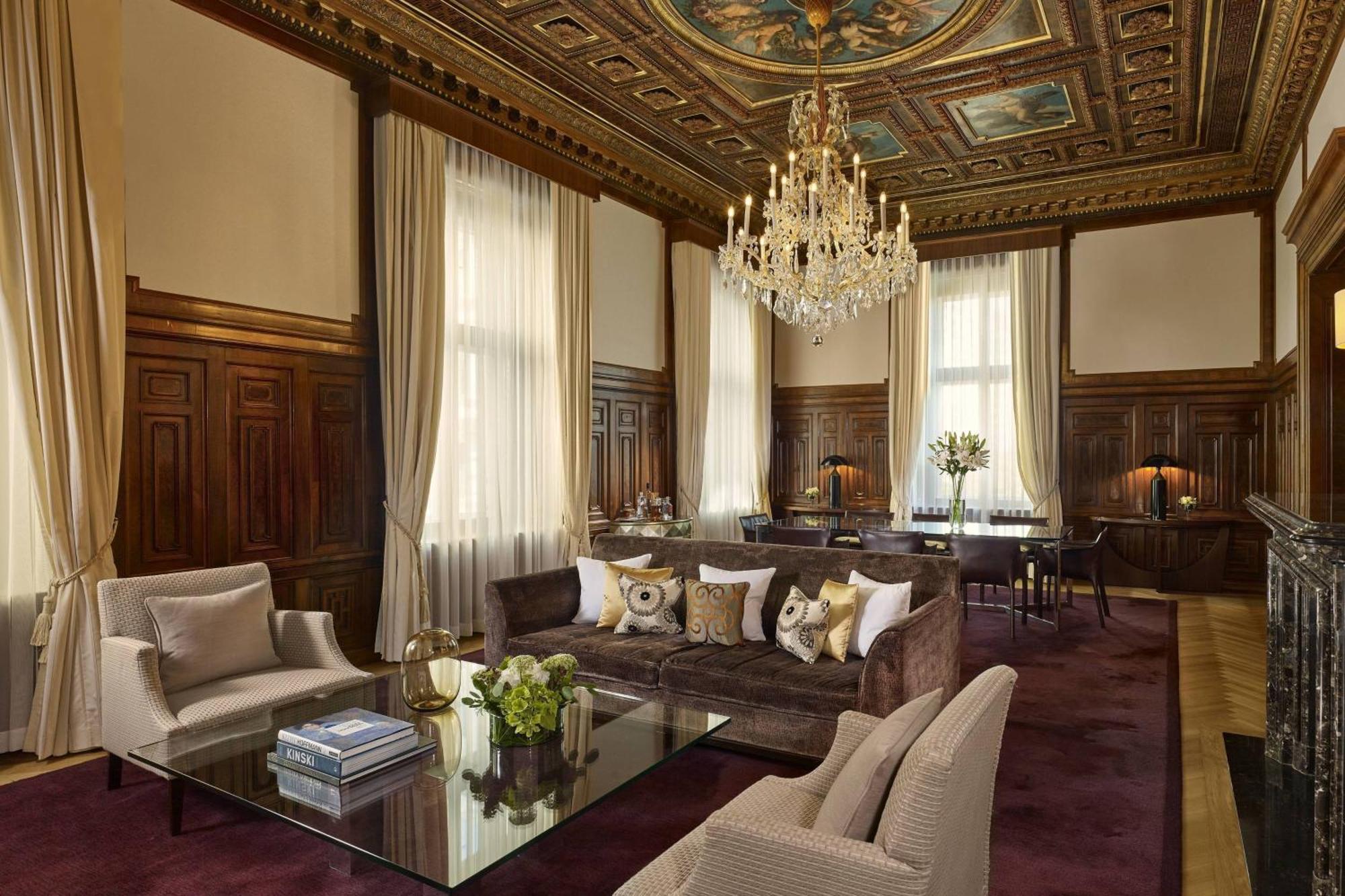 Presidential Suite City View Club Lounge Access