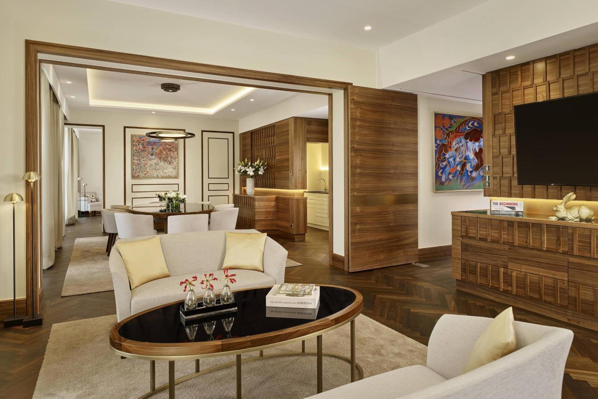 The Ritz-Carlton Albertina Suite Club lounge access City view
