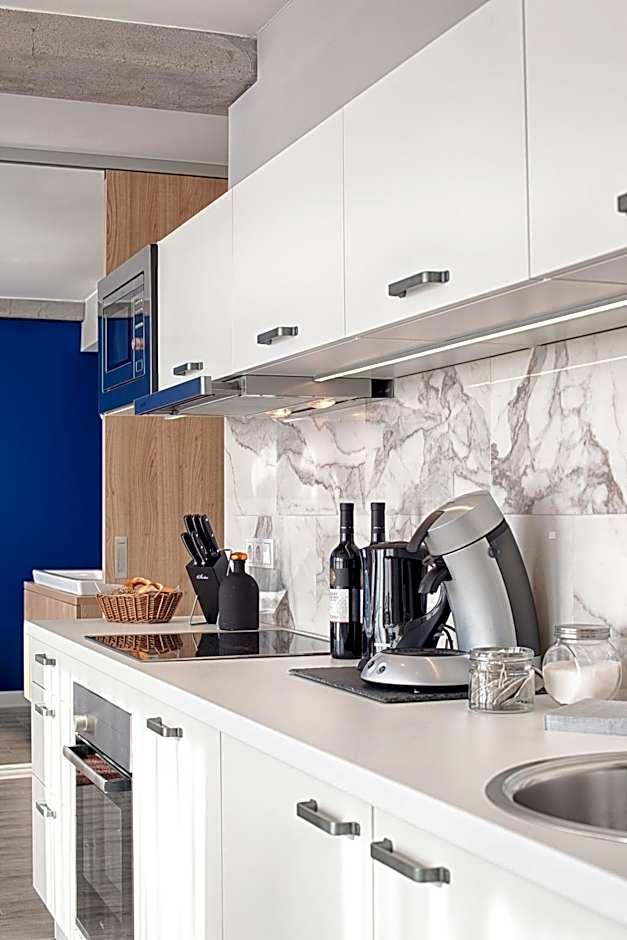 Two-Bedroom Apartment with kitchenette and terrace (6 Adults)