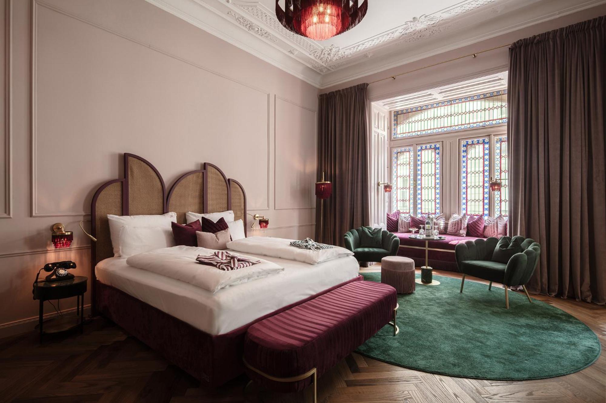 Suite mit Kingsize Bett – Josefine Bel Etage