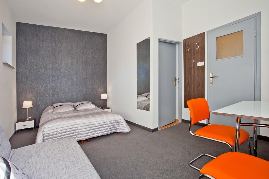 Pokój Dwuosobowy typu Comfort z rozkładaną sofą