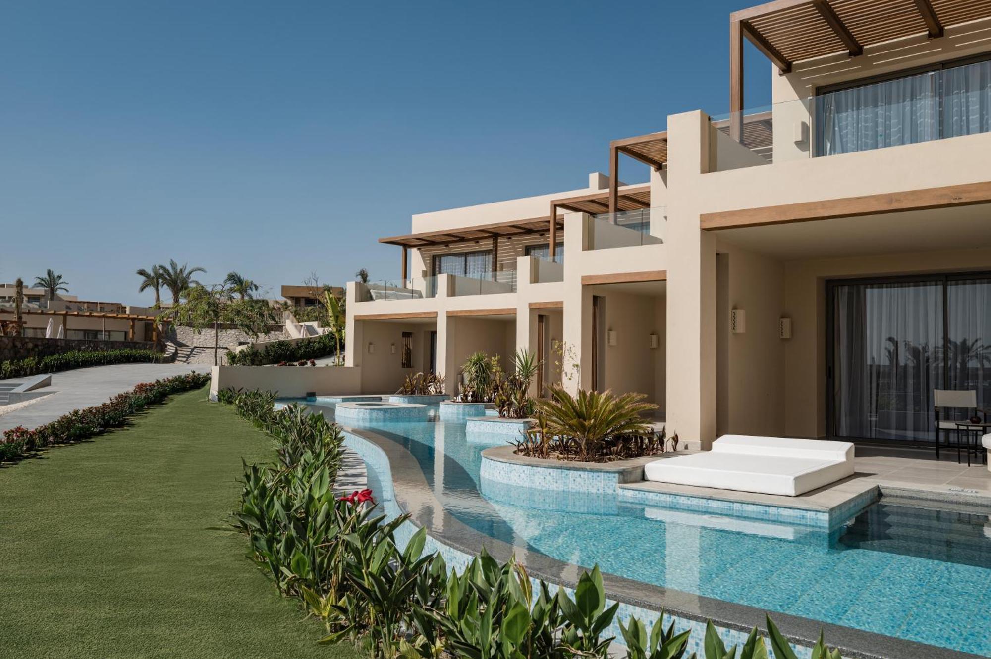 Deluxe Family Queen Swim-up