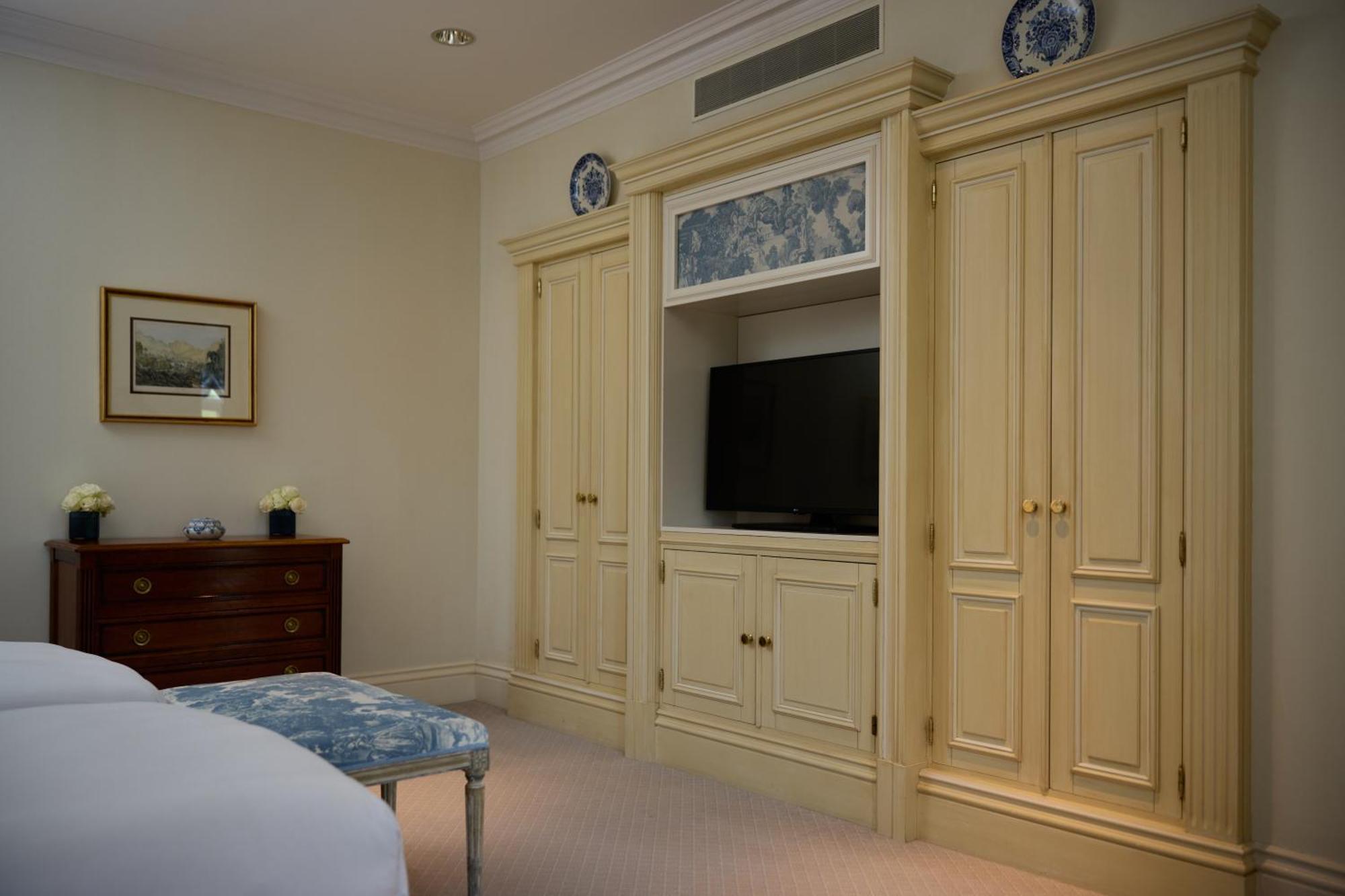 Premium Twin Room City View