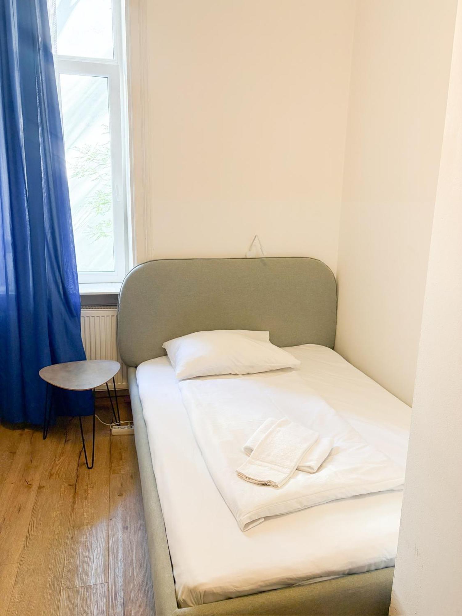 Single Room Queensize