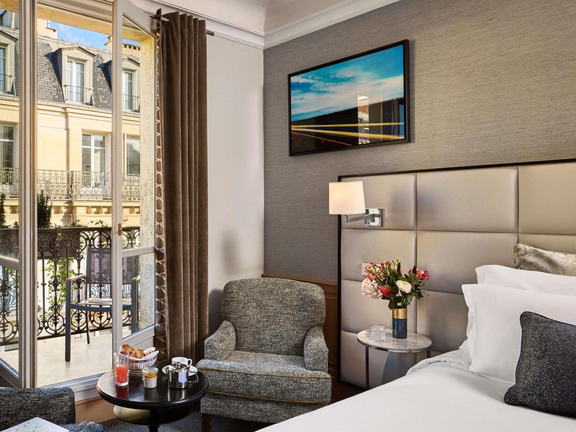 Luxury King Room Balcony