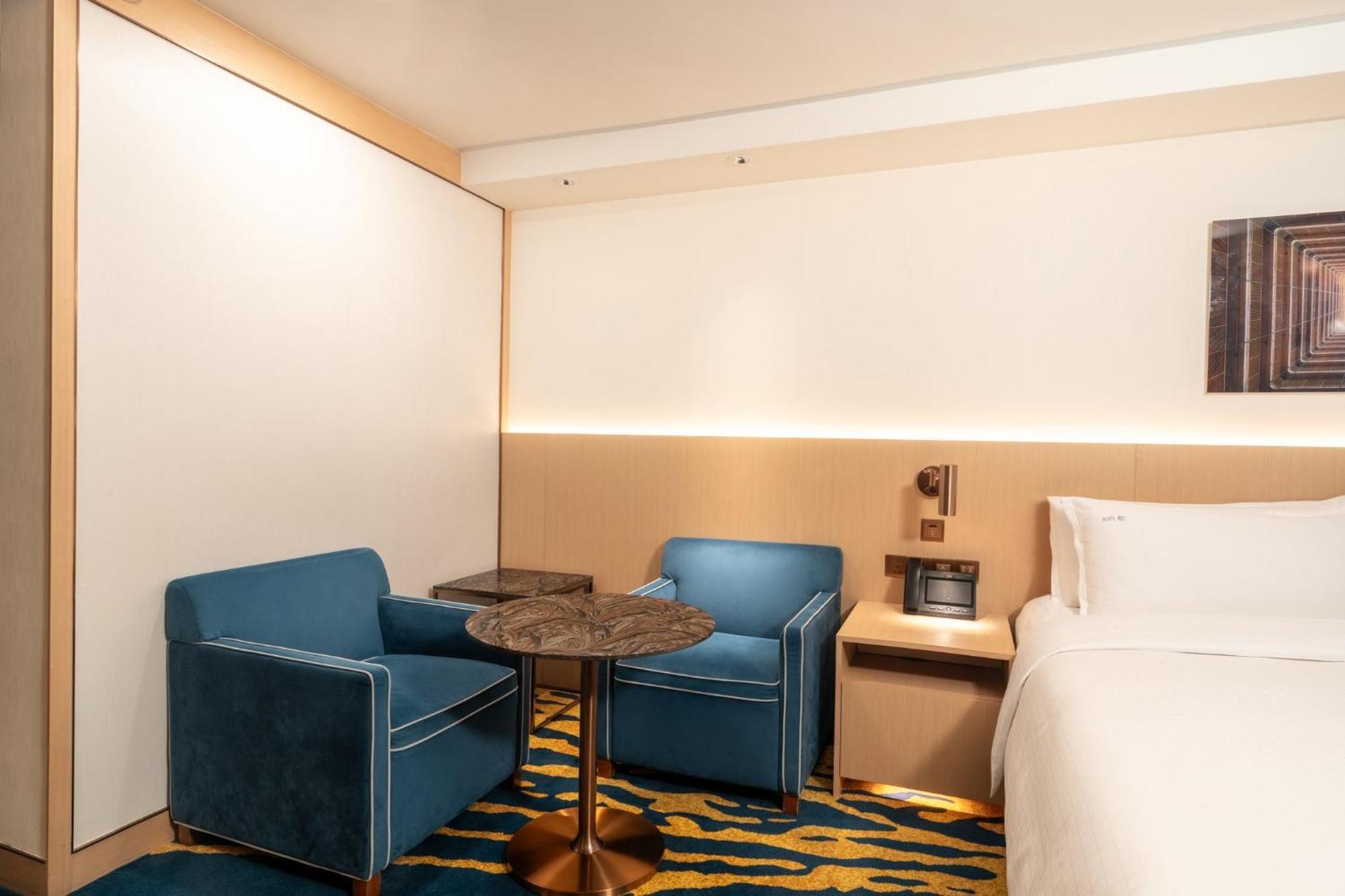 Premium King Room Middle Floor