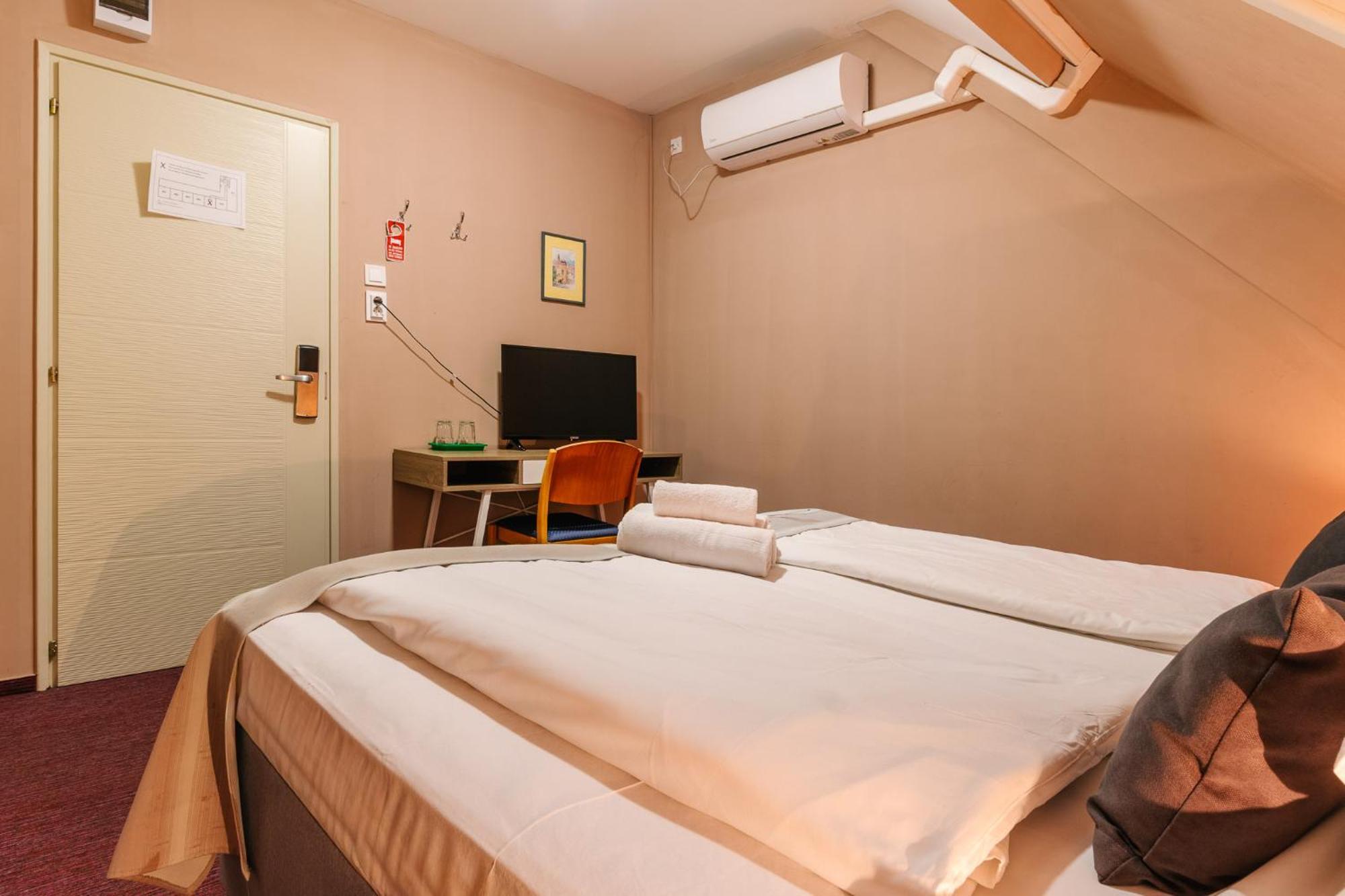Economy Double Room