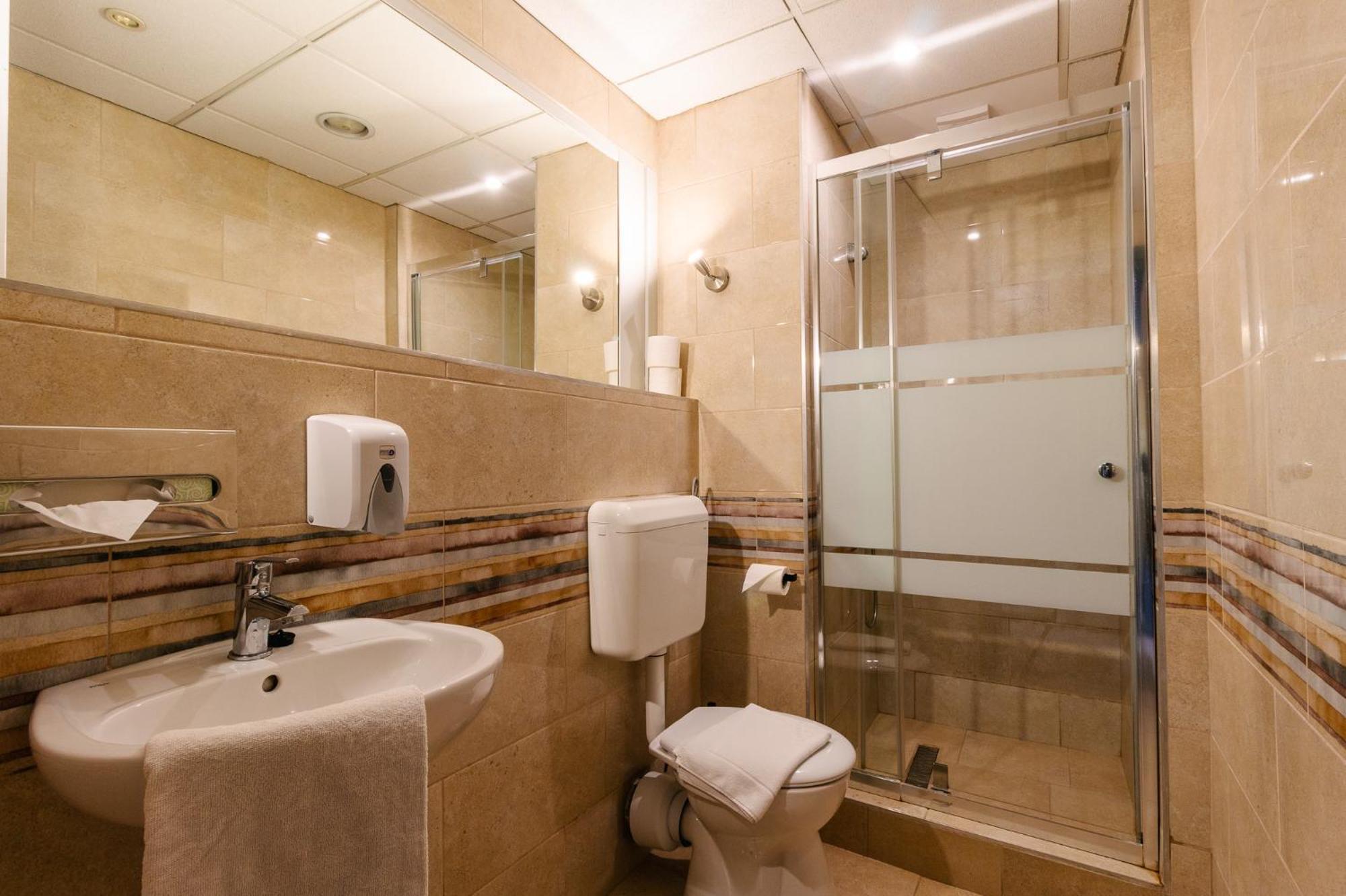 Classic Quadruple Room