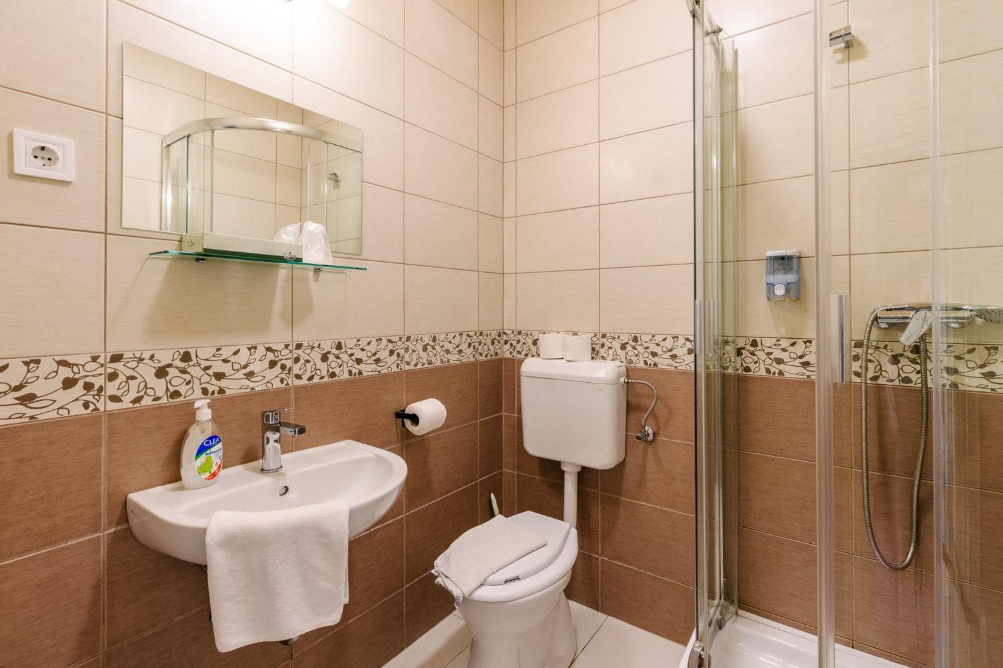 Economy Quadruple Room