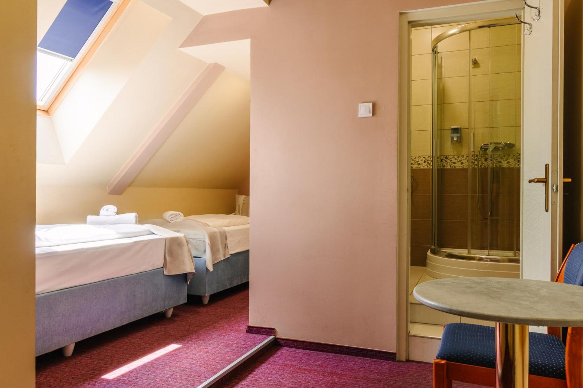 Economy Quadruple Room