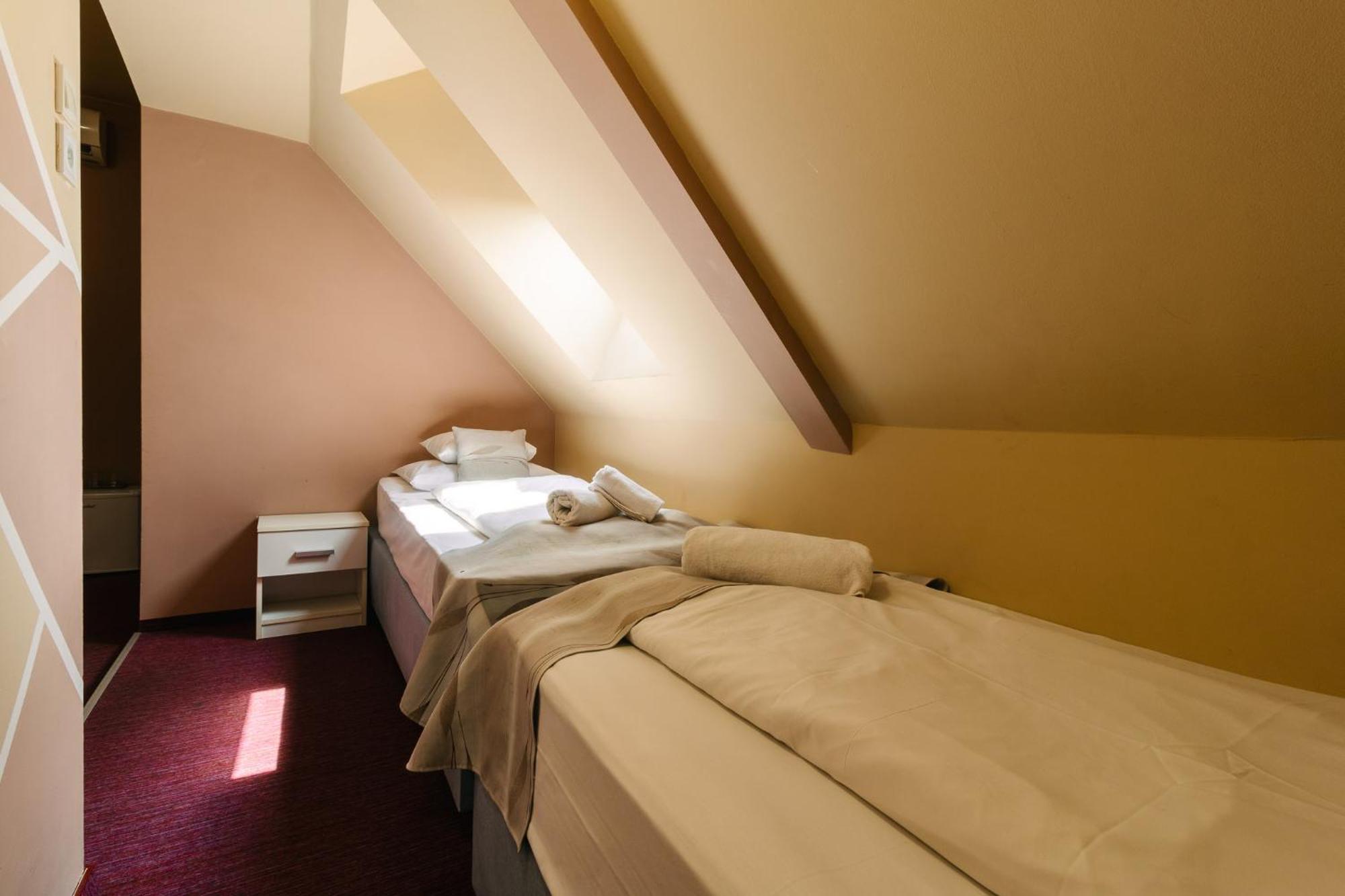 Economy Quadruple Room