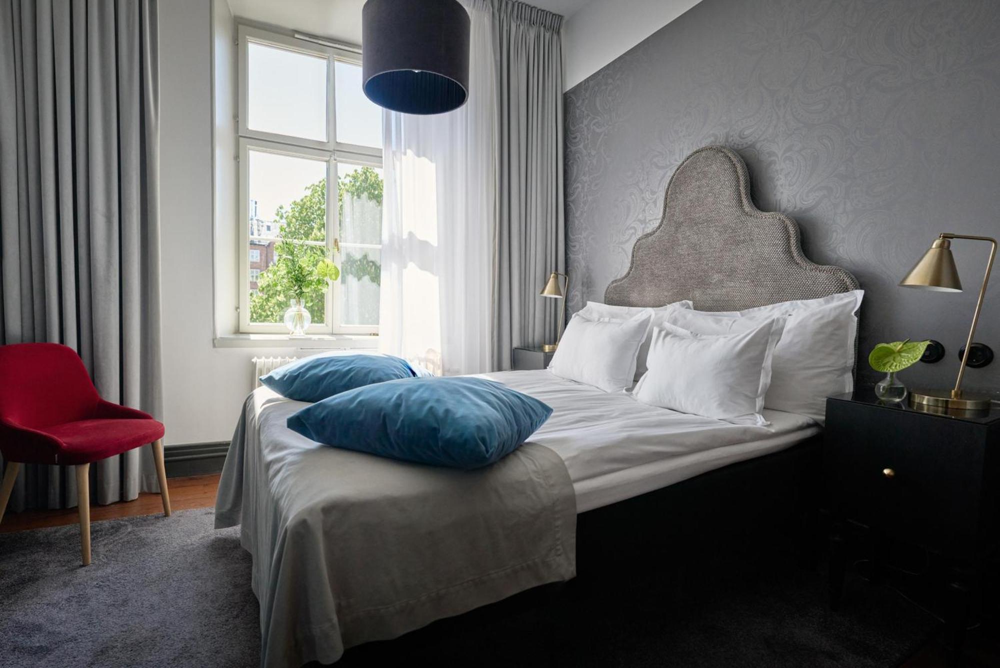 Small Double Room 140 cm Bed
