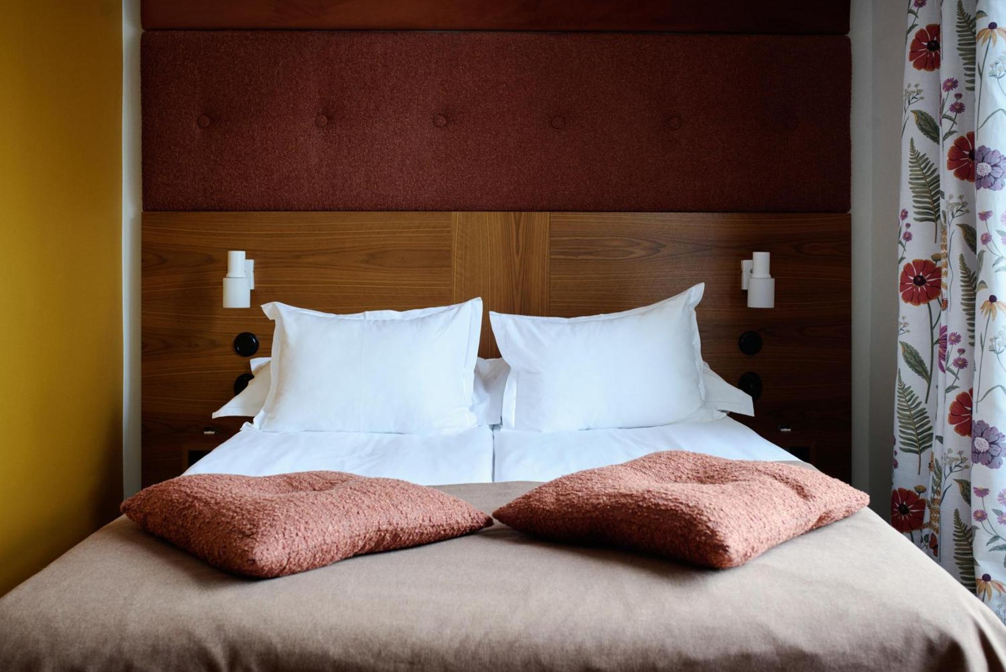Small Double Room 140 cm Bed