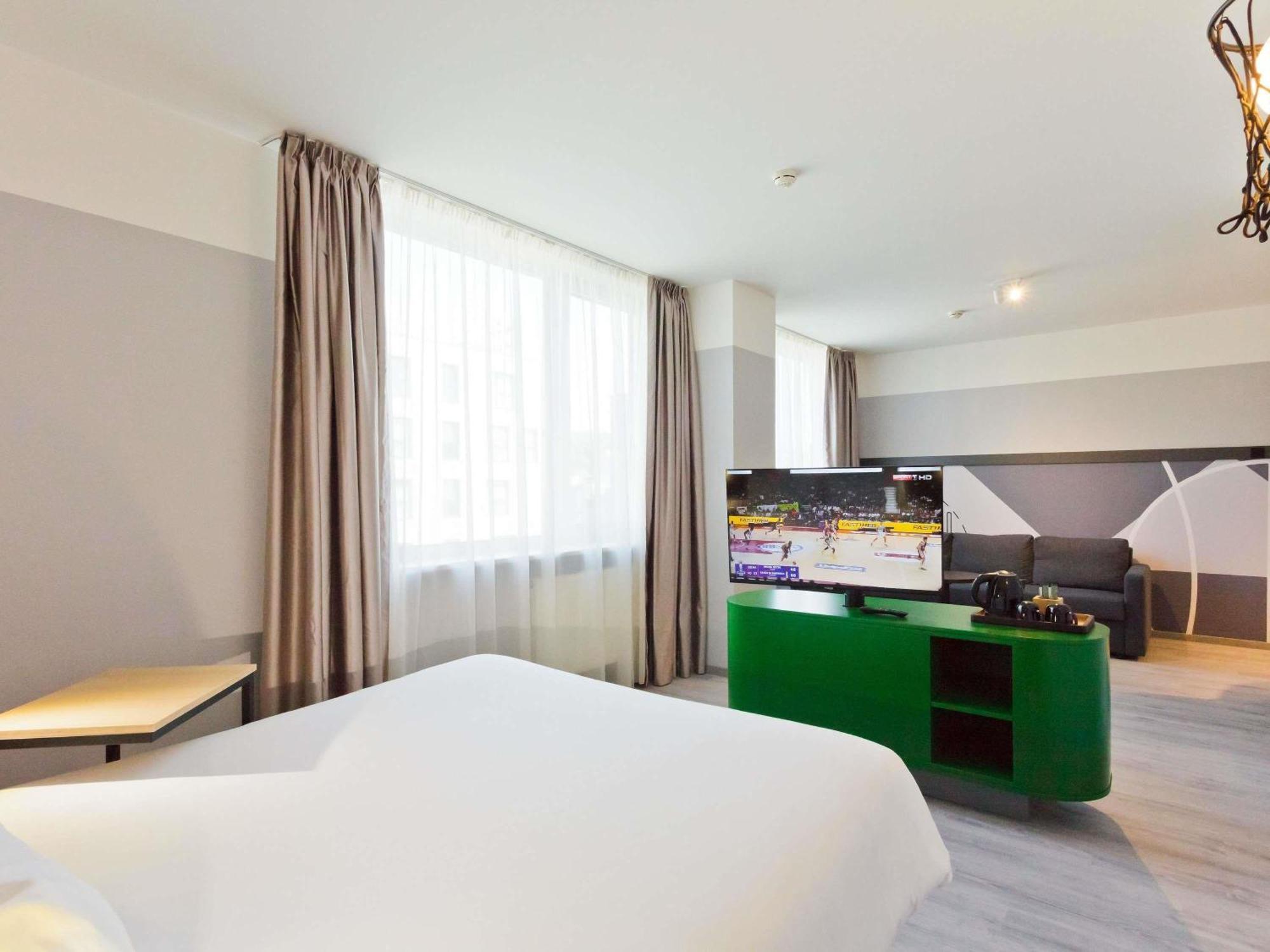 Room Queen Bed Sofa Bed