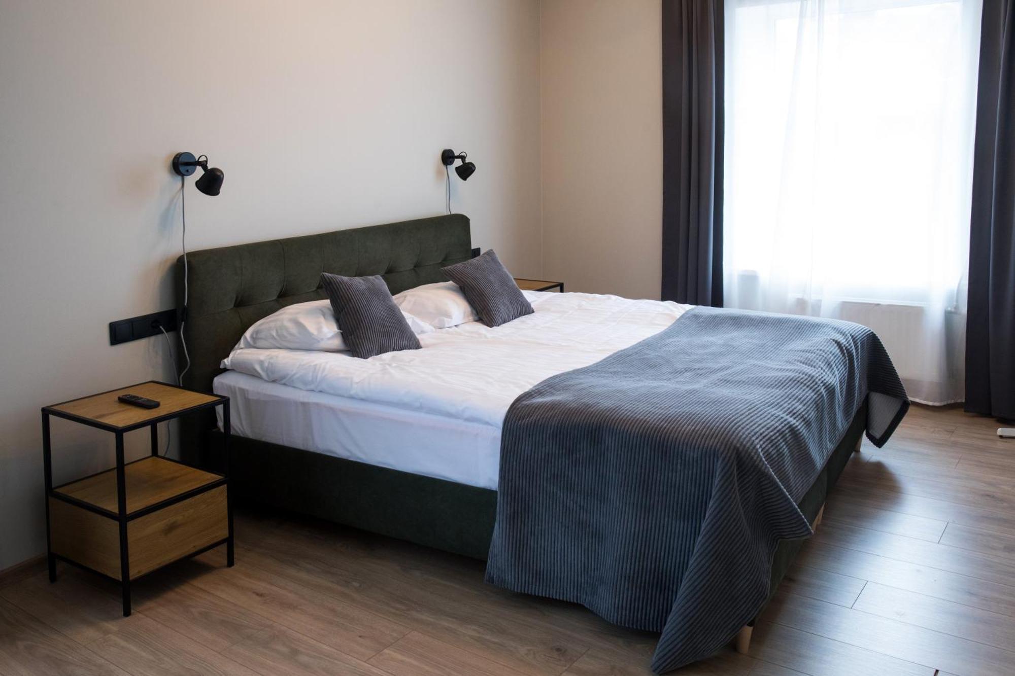 Deluxe Studio