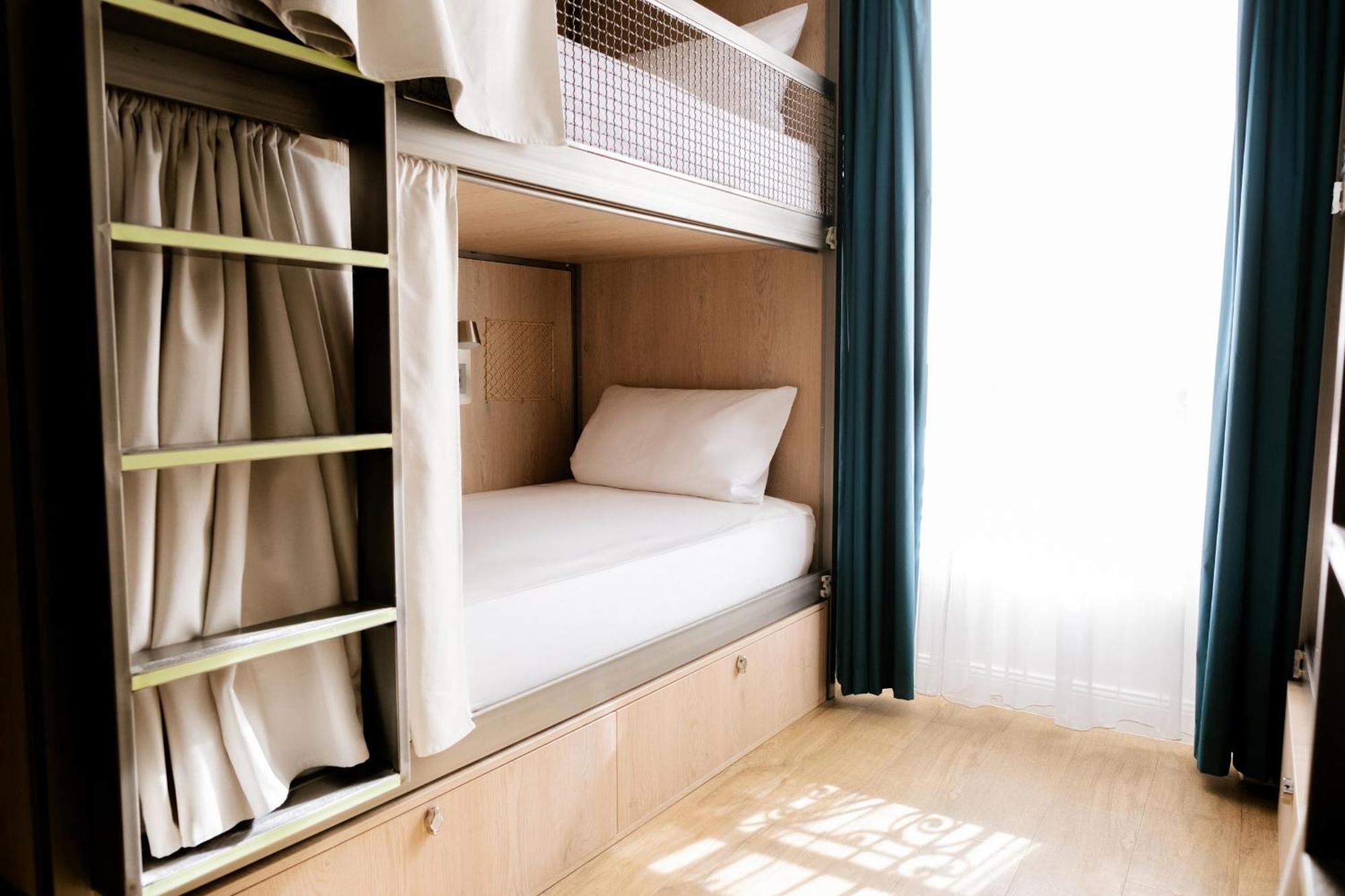 Bed 4-Bed Mixed Dormitory Room