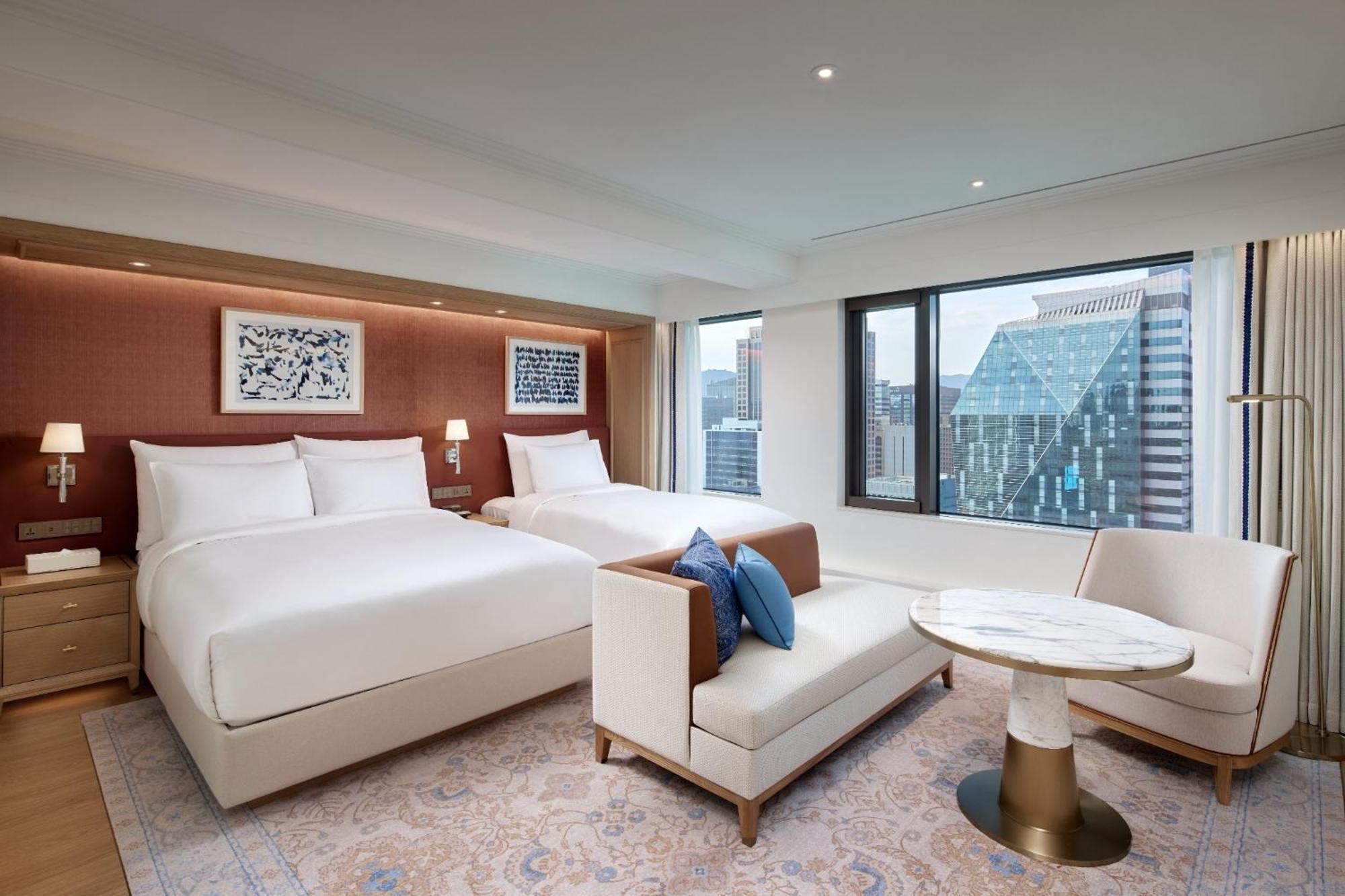 Main Tower Grand Deluxe Family Twin
