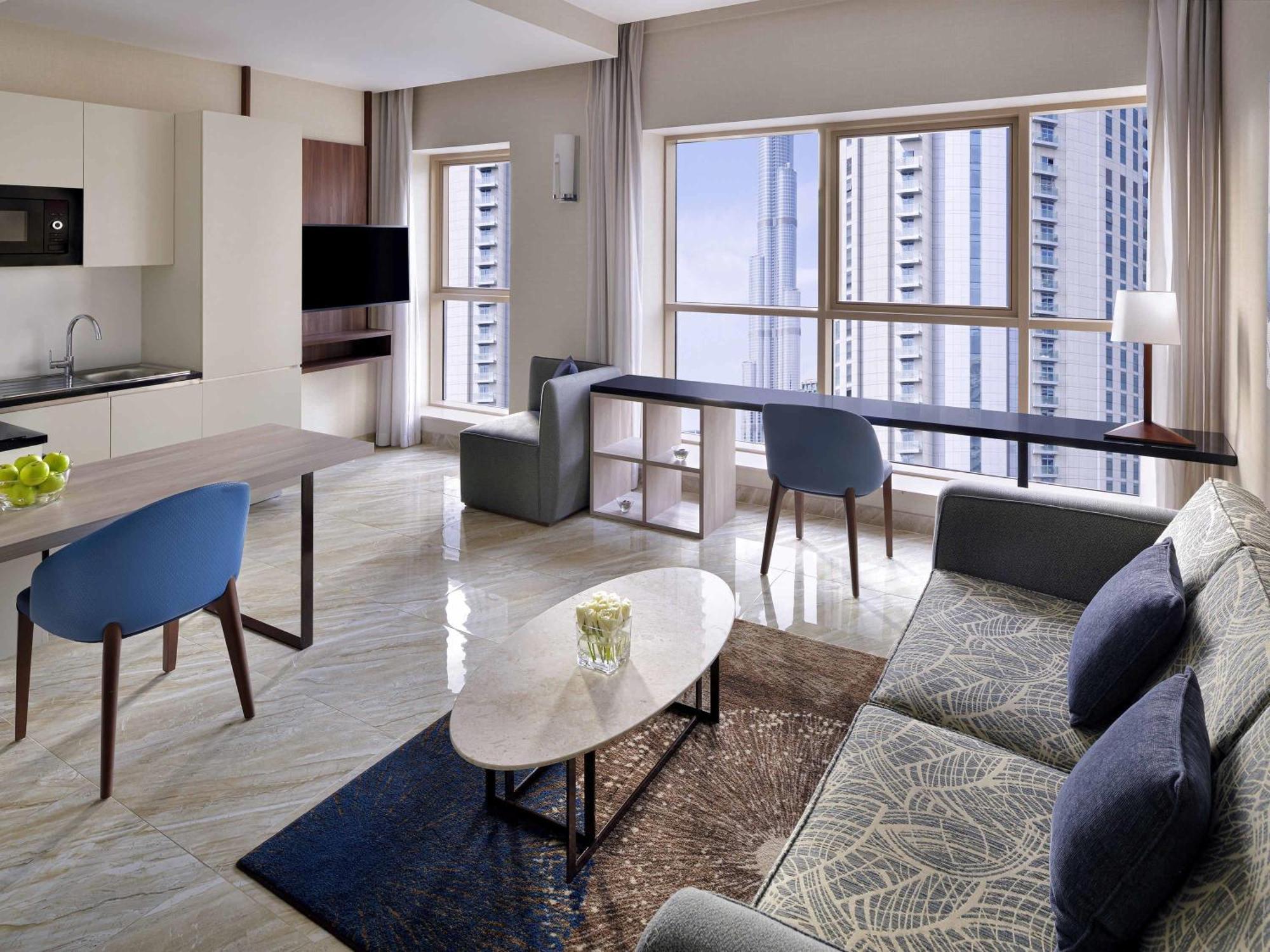 One-Bedroom Apartment Burj Khalifa view