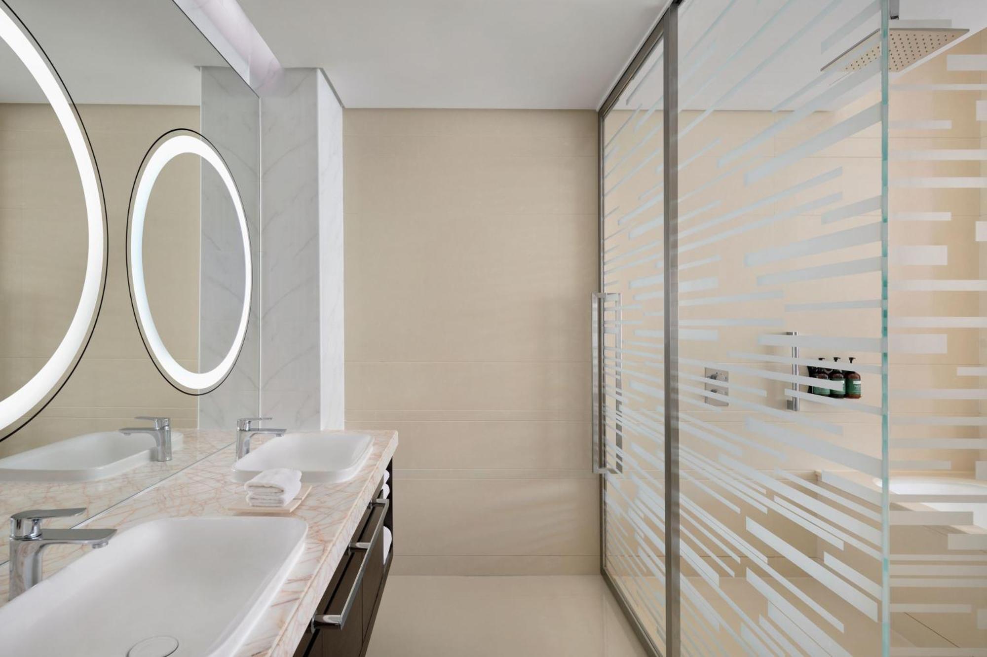 One-Bedroom King Suite