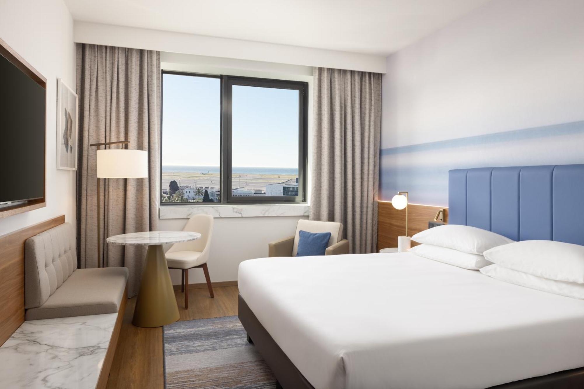 Deluxe King Room Sea View