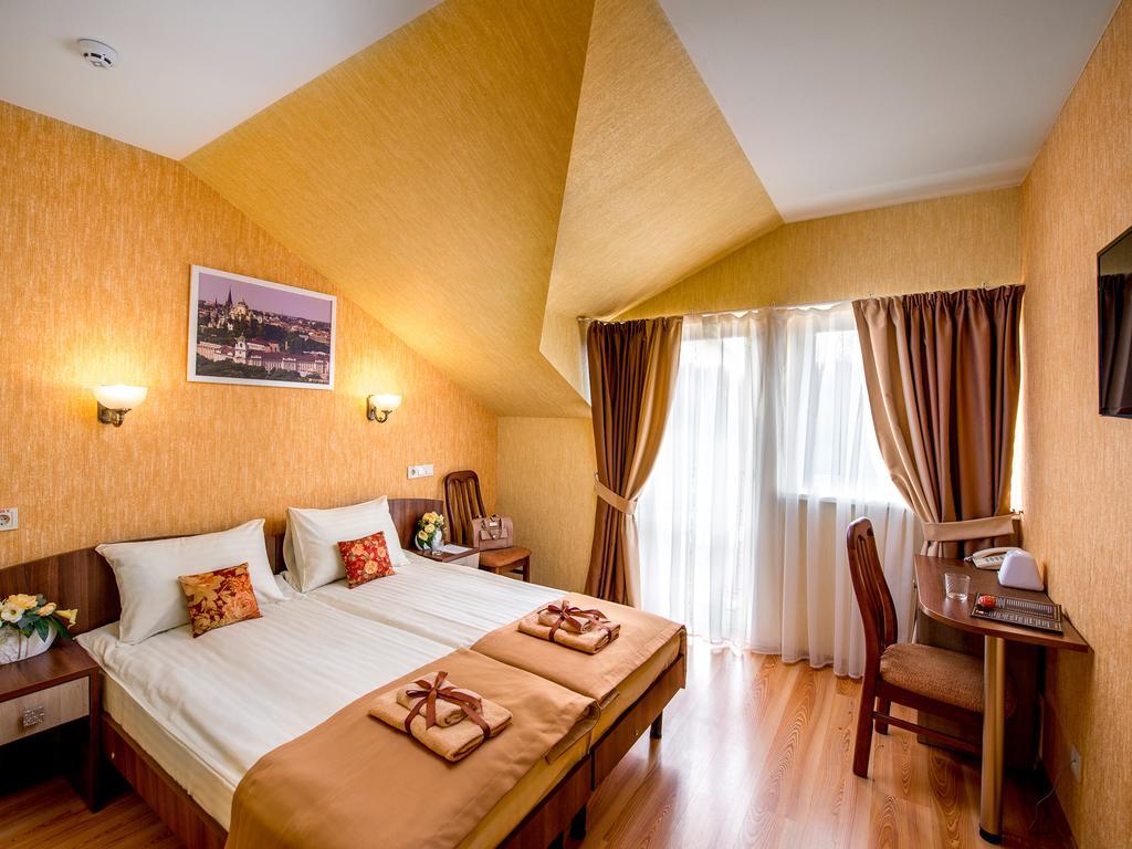 Economy Twin Room