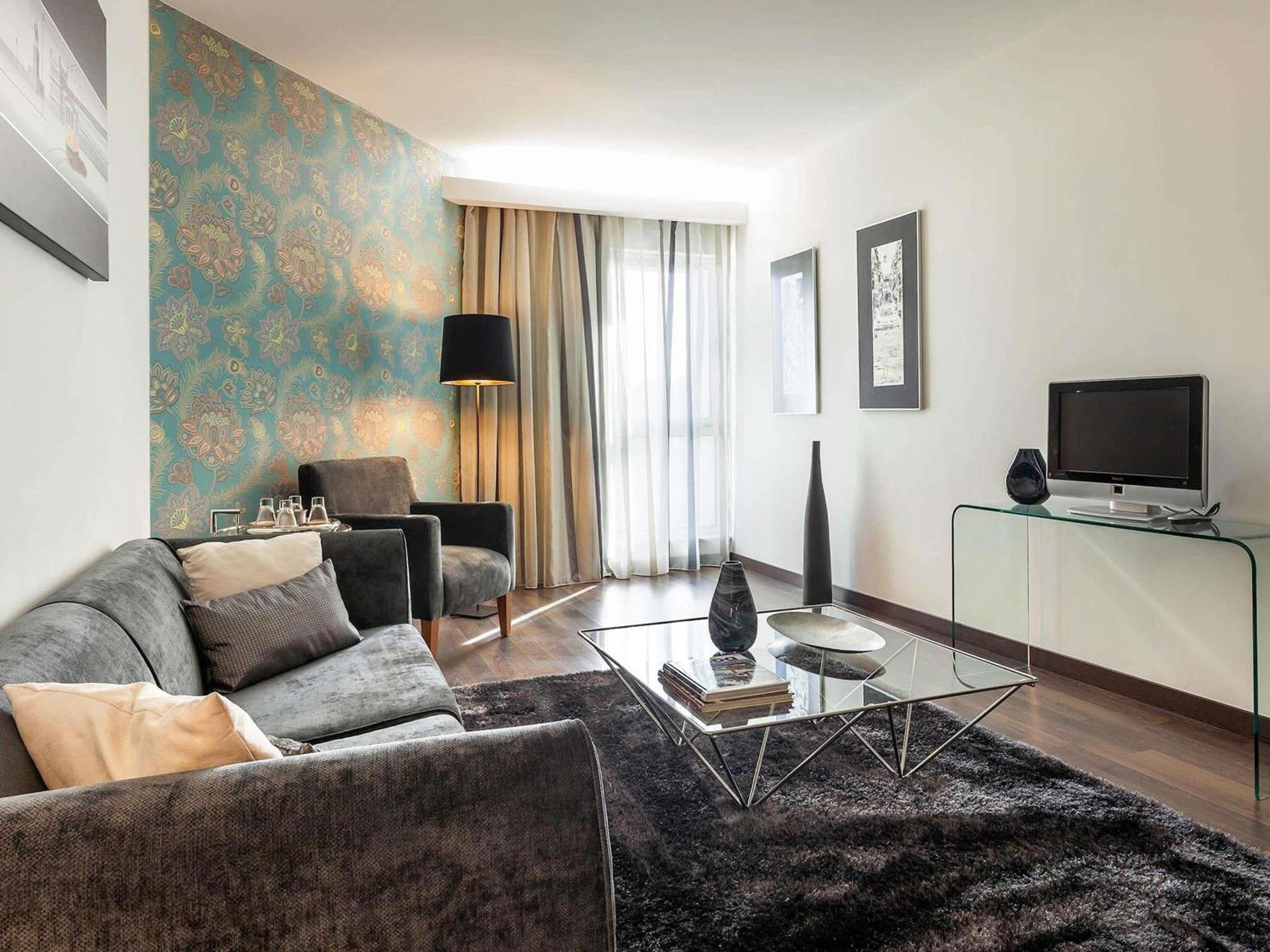 Suite Double Bed Living Room