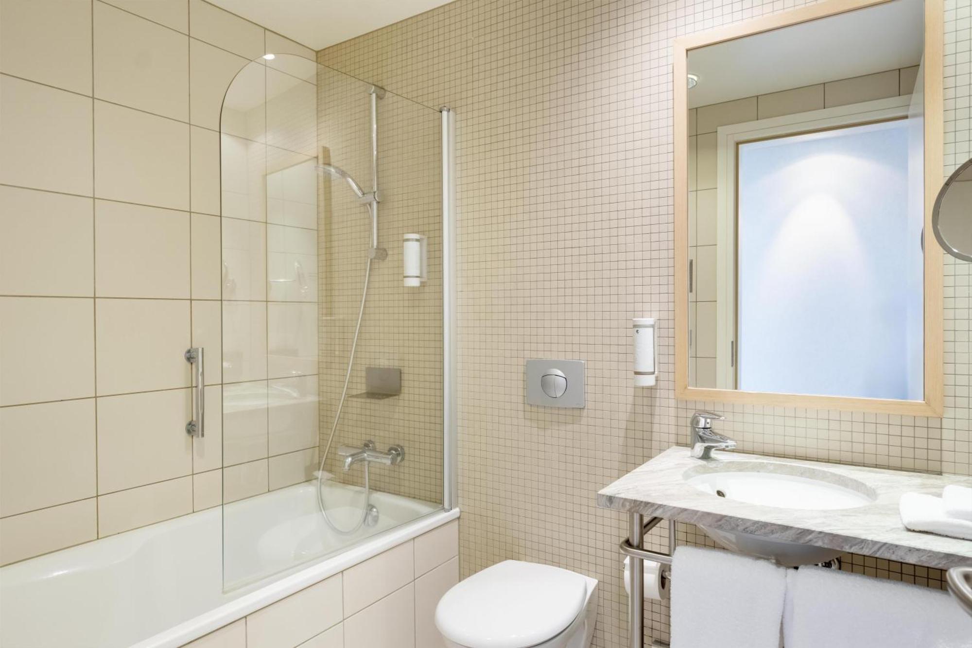 Twin Guest Room Scenic View