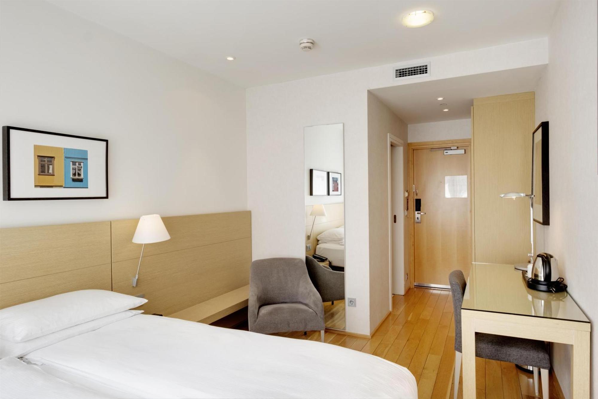 Twin Guest Room Scenic View