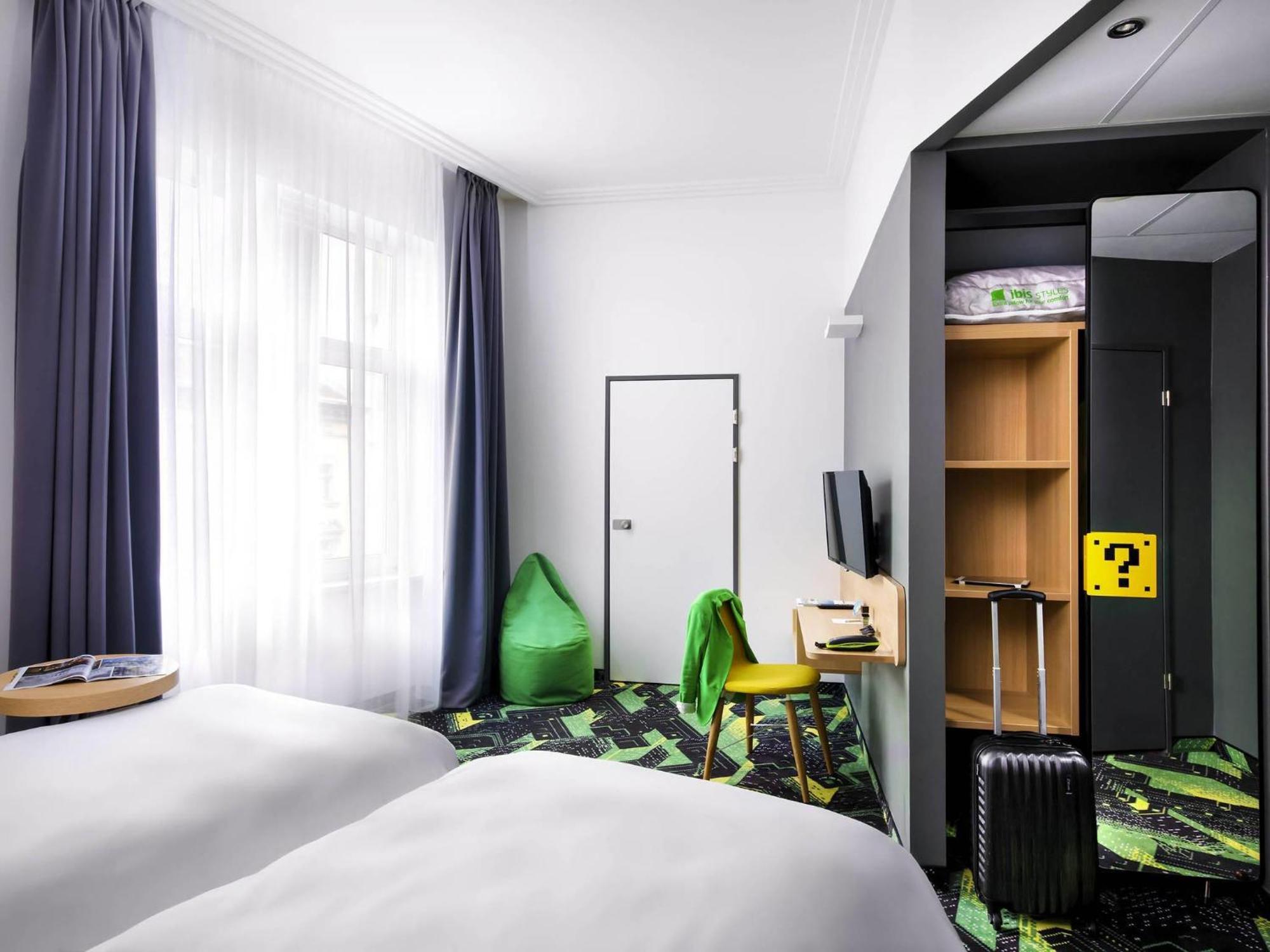 Designerski pokój z 2 pojedynczymi łóżkami,