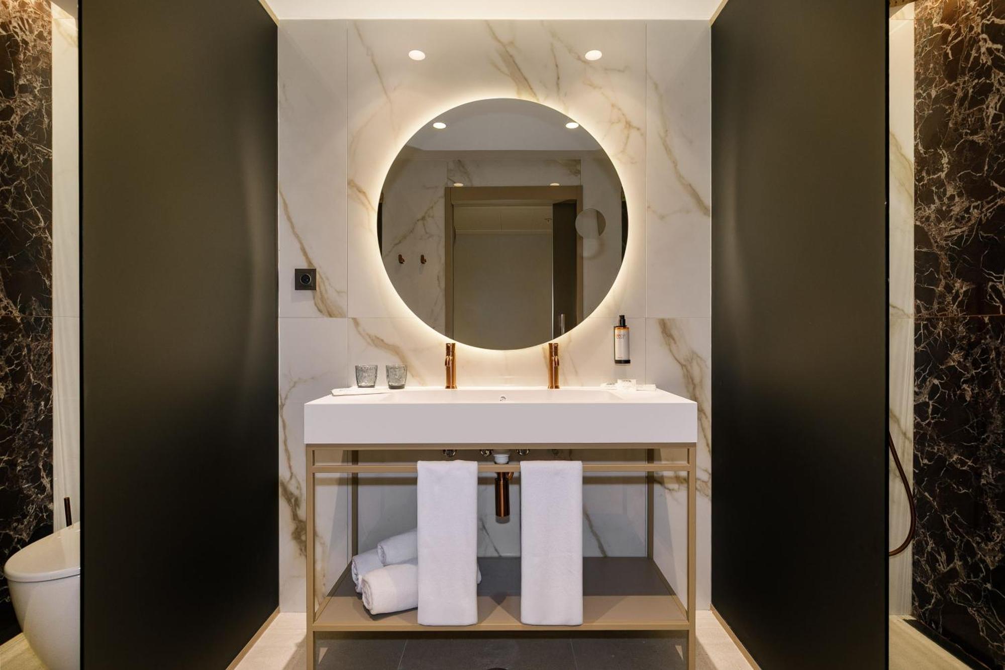 Apartament typu Junior Suite z solarium i widokiem na morze