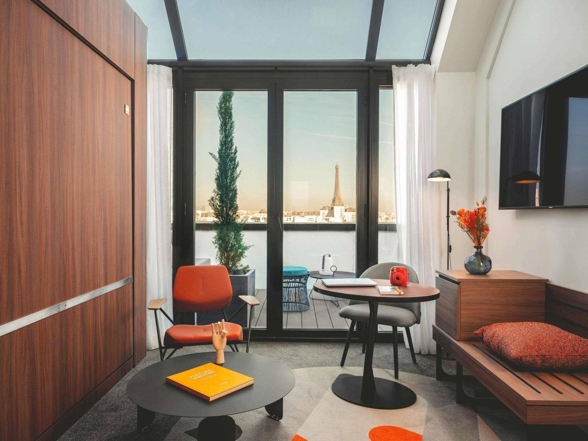 Executive Suite One Double Bed One DoubleSofa Bed Eiffel Tower View